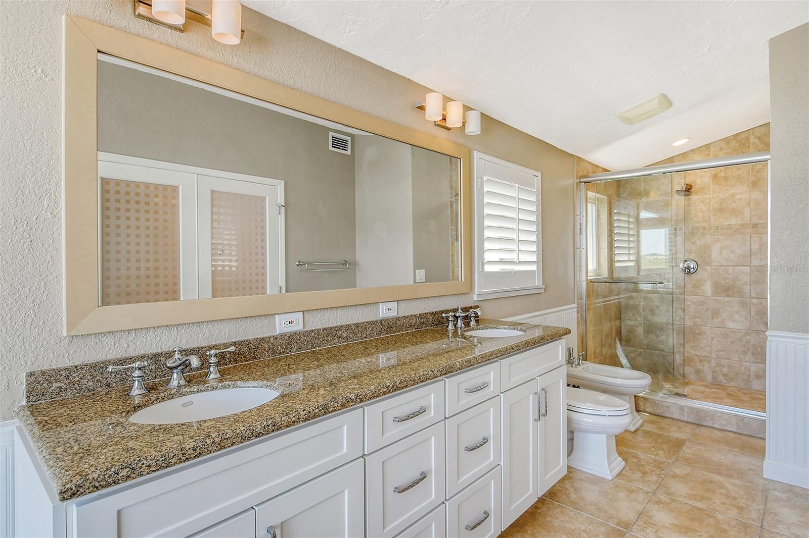 5422 SIESTA COVE DR, SARASOTA, FL, 34242