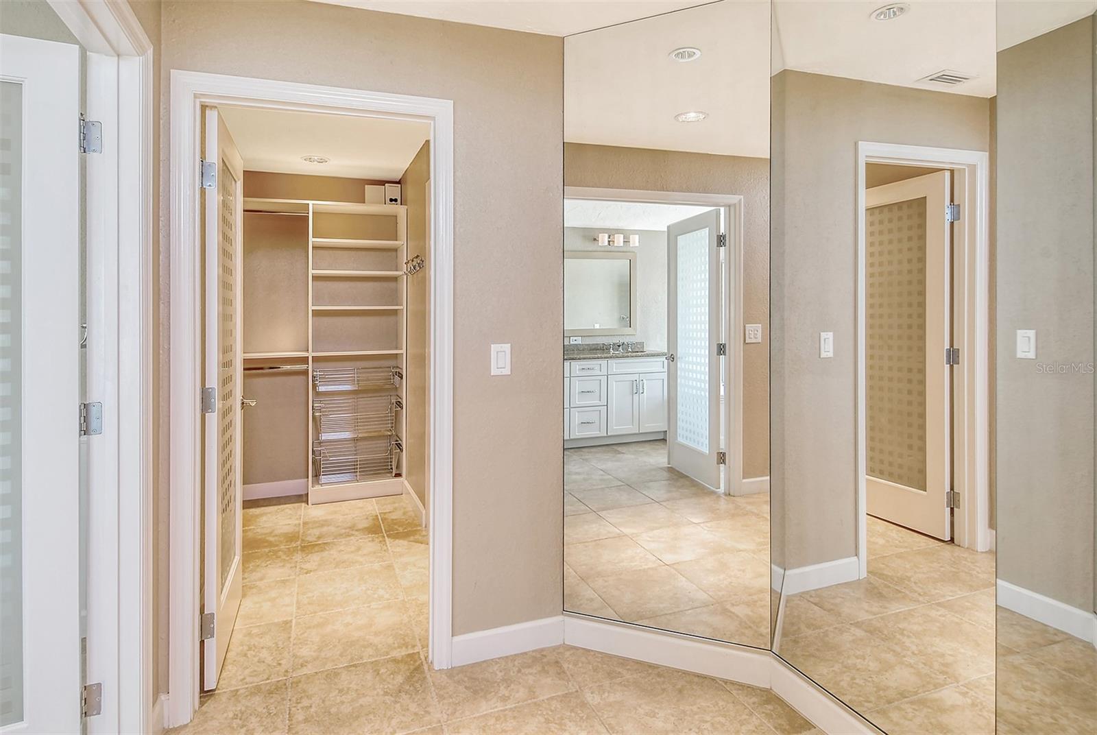 5422 SIESTA COVE DR, SARASOTA, FL, 34242