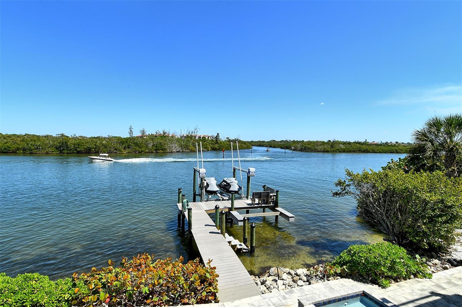 5422 SIESTA COVE DR, SARASOTA, FL, 34242