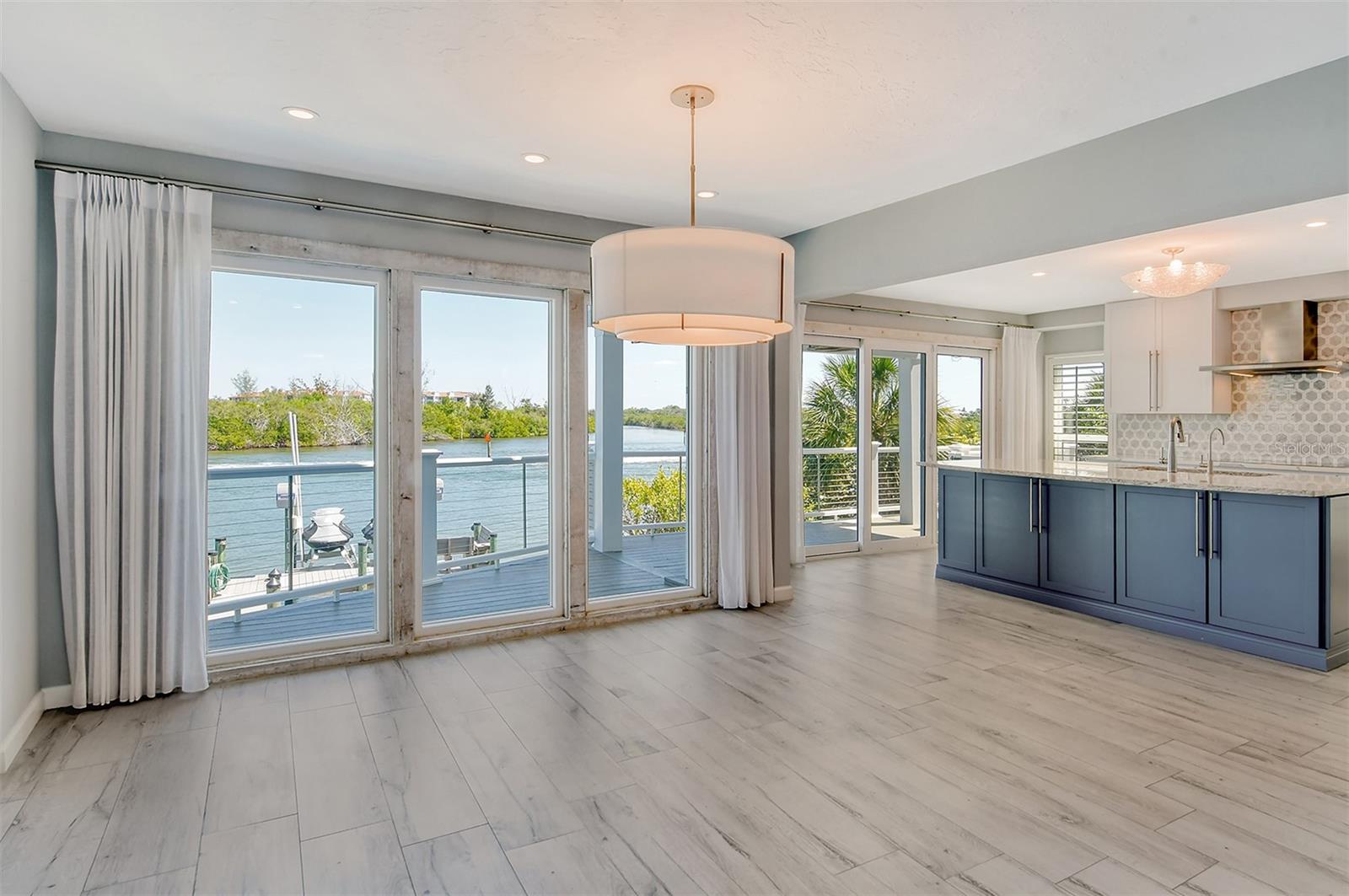 5422 SIESTA COVE DR, SARASOTA, FL, 34242