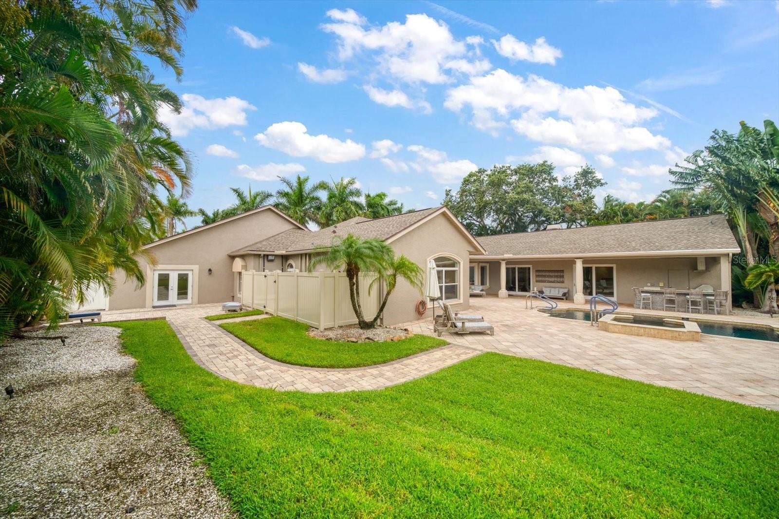 201 BLUFF VIEW DR, BELLEAIR BLUFFS, FL, 33770
