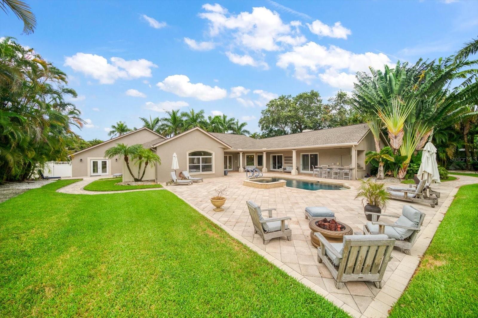 201 BLUFF VIEW DR, BELLEAIR BLUFFS, FL, 33770