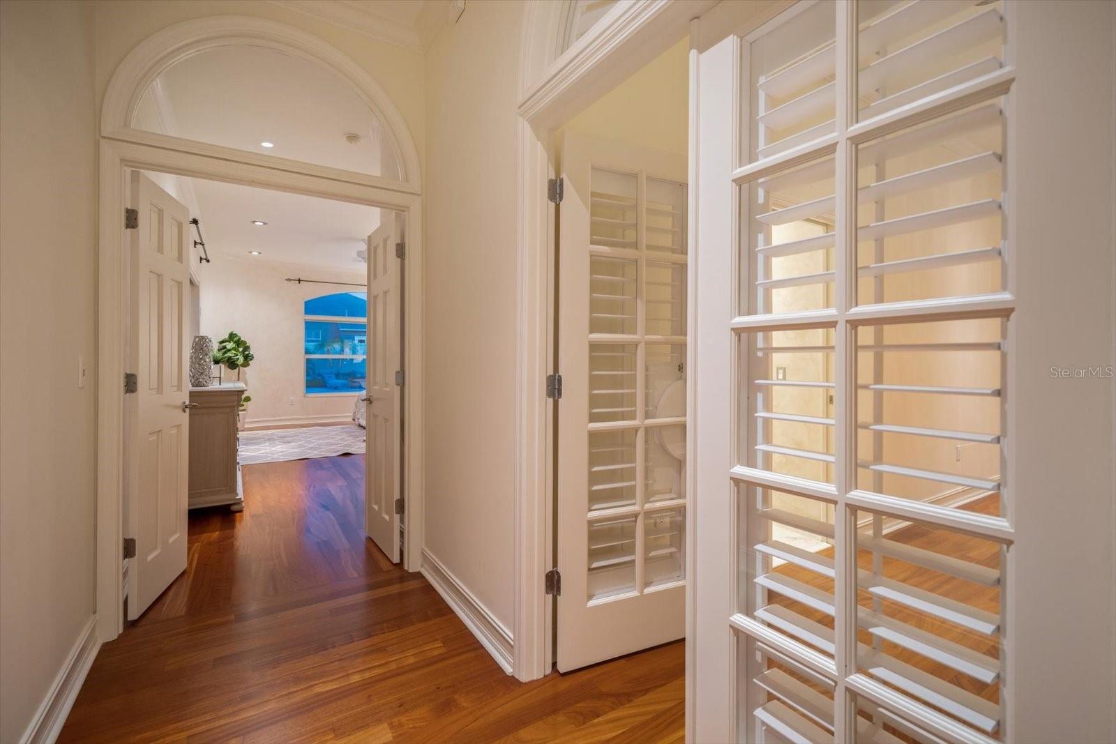 201 BLUFF VIEW DR, BELLEAIR BLUFFS, FL, 33770