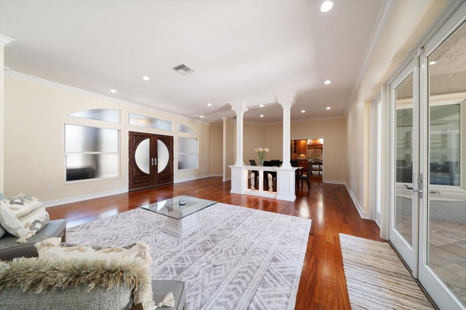 201 BLUFF VIEW DR, BELLEAIR BLUFFS, FL, 33770