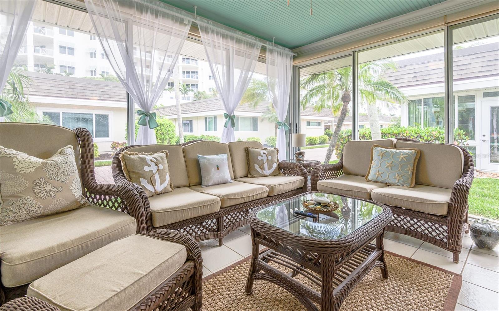1900 BENJAMIN FRANKLIN DR #VILLA3, SARASOTA, FL, 34236