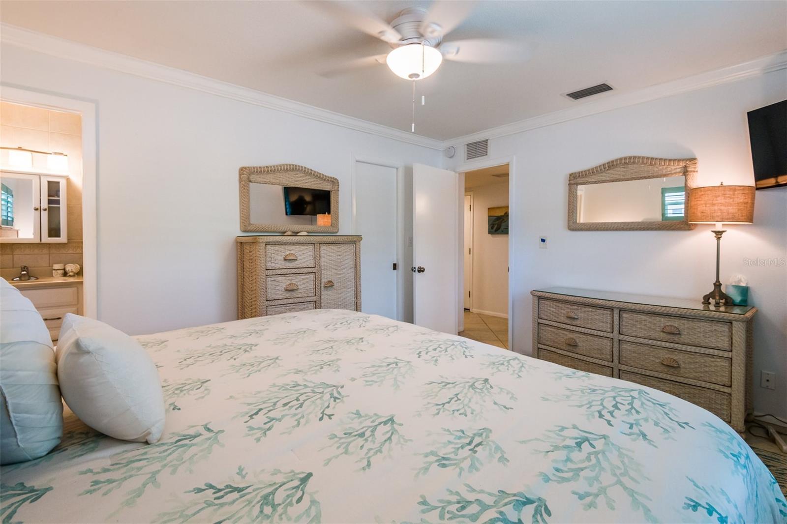 1900 BENJAMIN FRANKLIN DR #VILLA3, SARASOTA, FL, 34236
