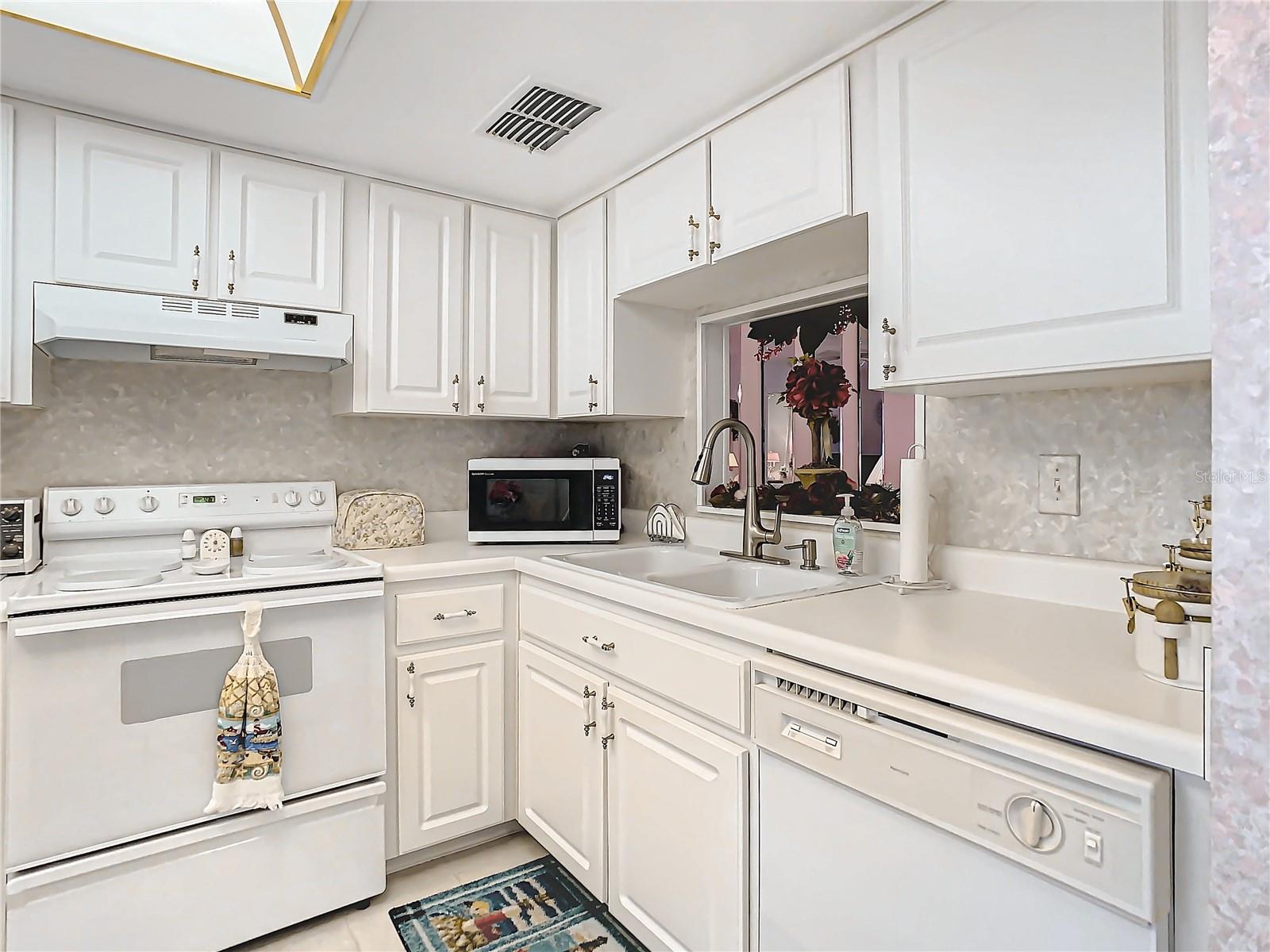 2460 NORTHSIDE DR #1002, CLEARWATER, FL, 33761