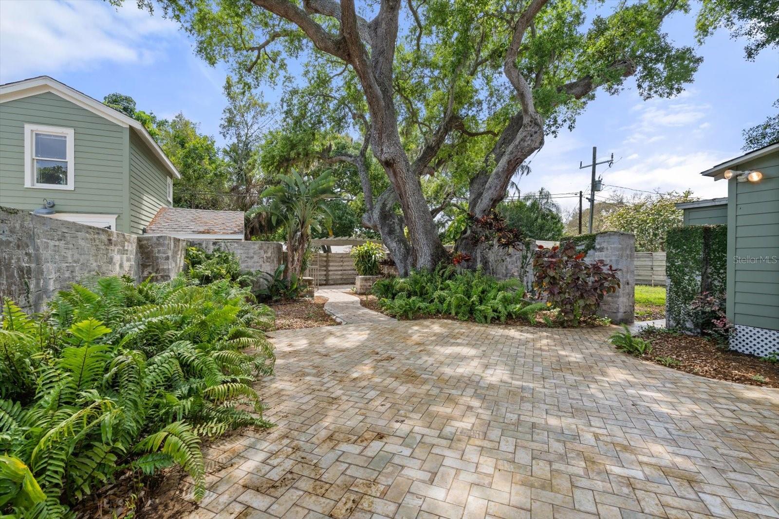 7754 WESTMORELAND DR, SARASOTA, FL, 34243