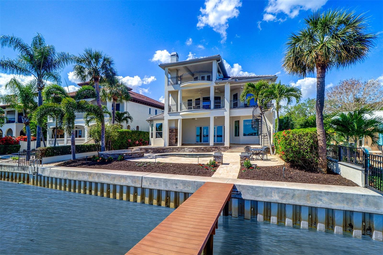 U8235325 Property Photo