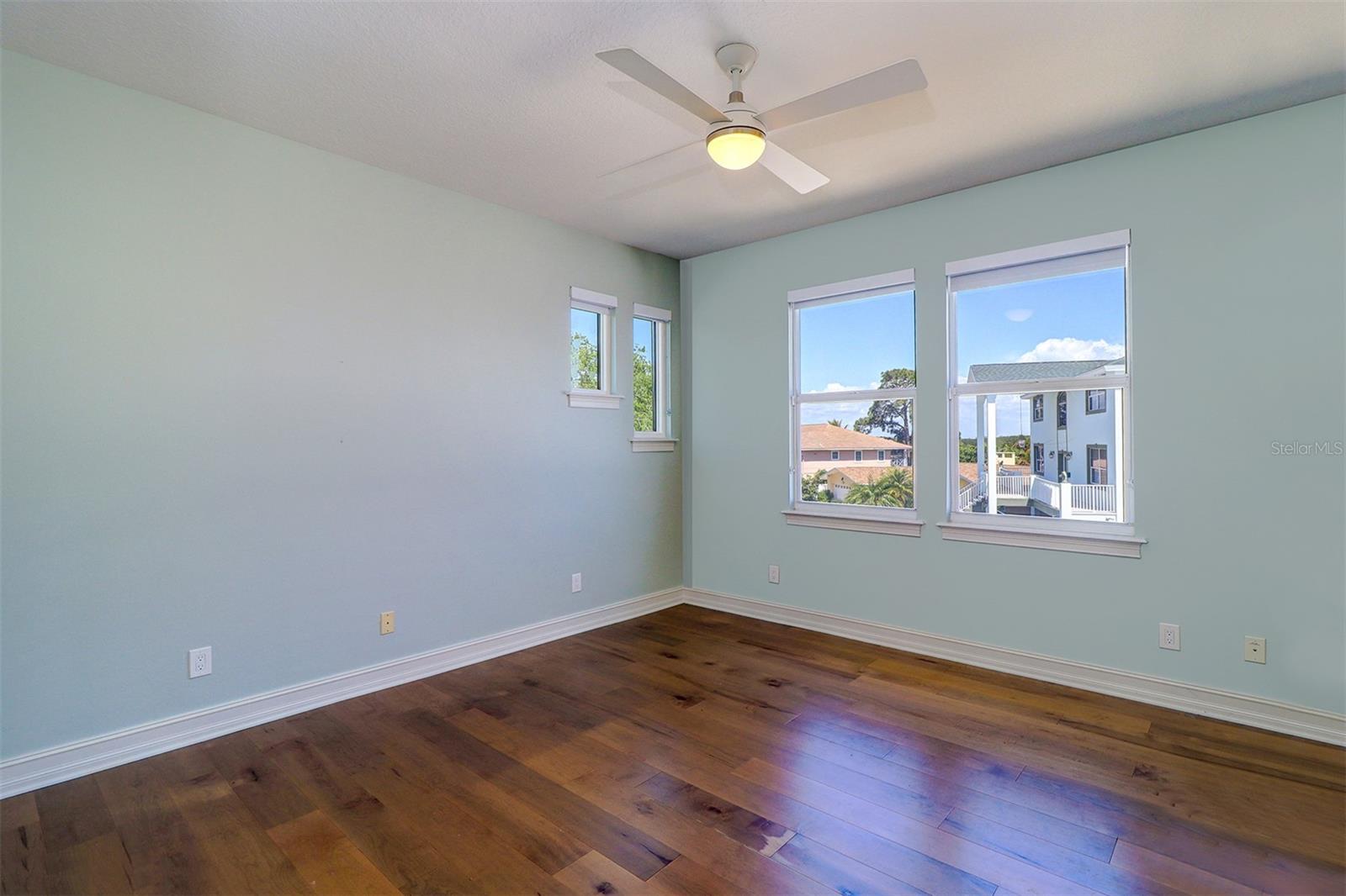 U8235325 Property Photo