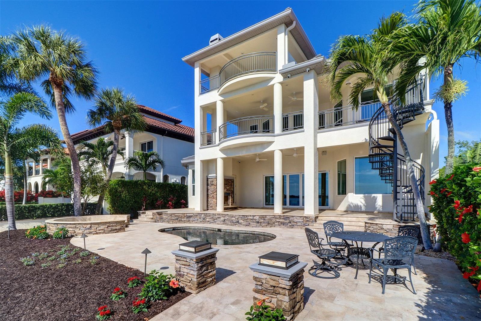 U8235325 Property Photo