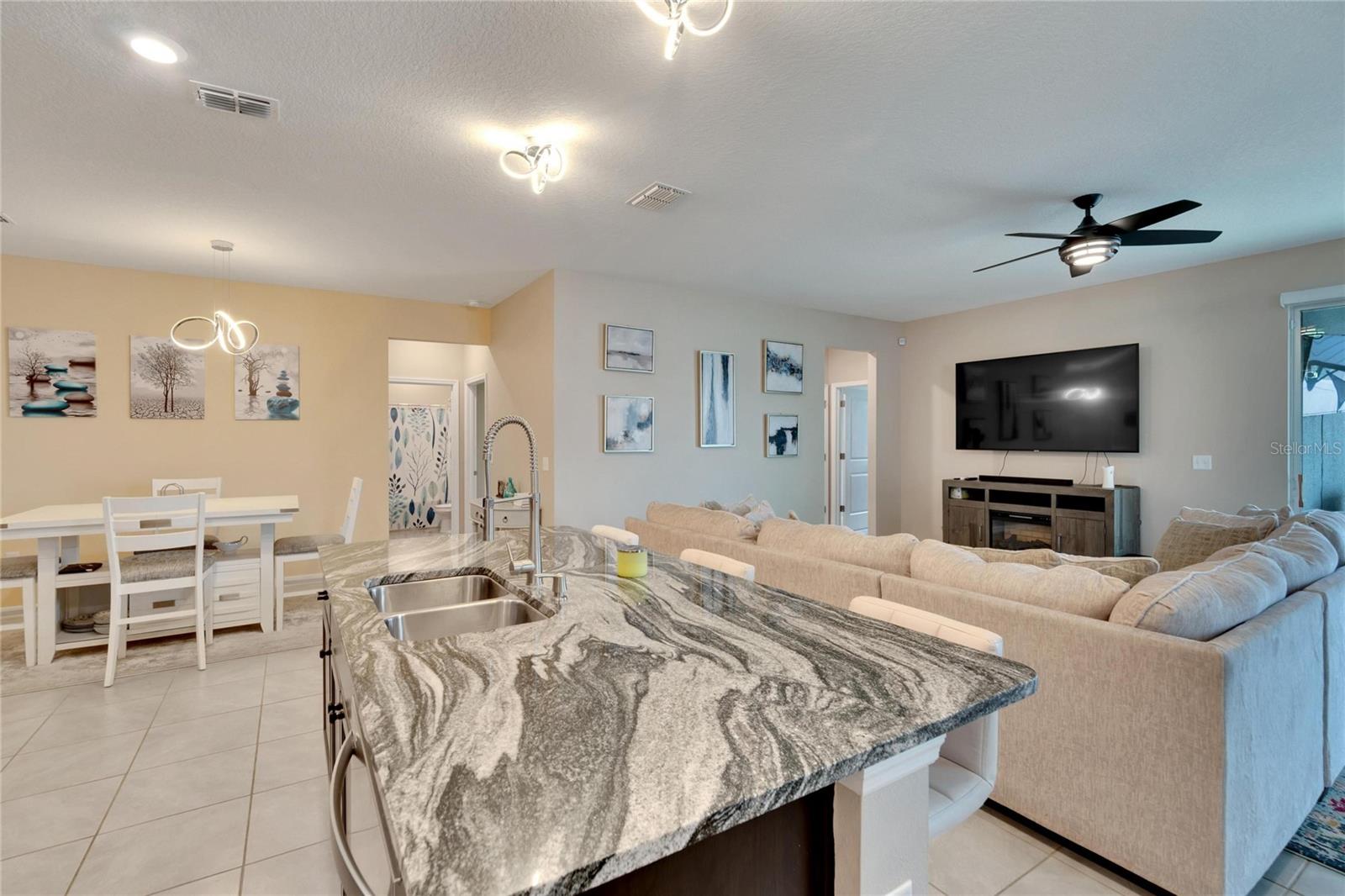 582 8TH ST NW, RUSKIN, FL, 33570