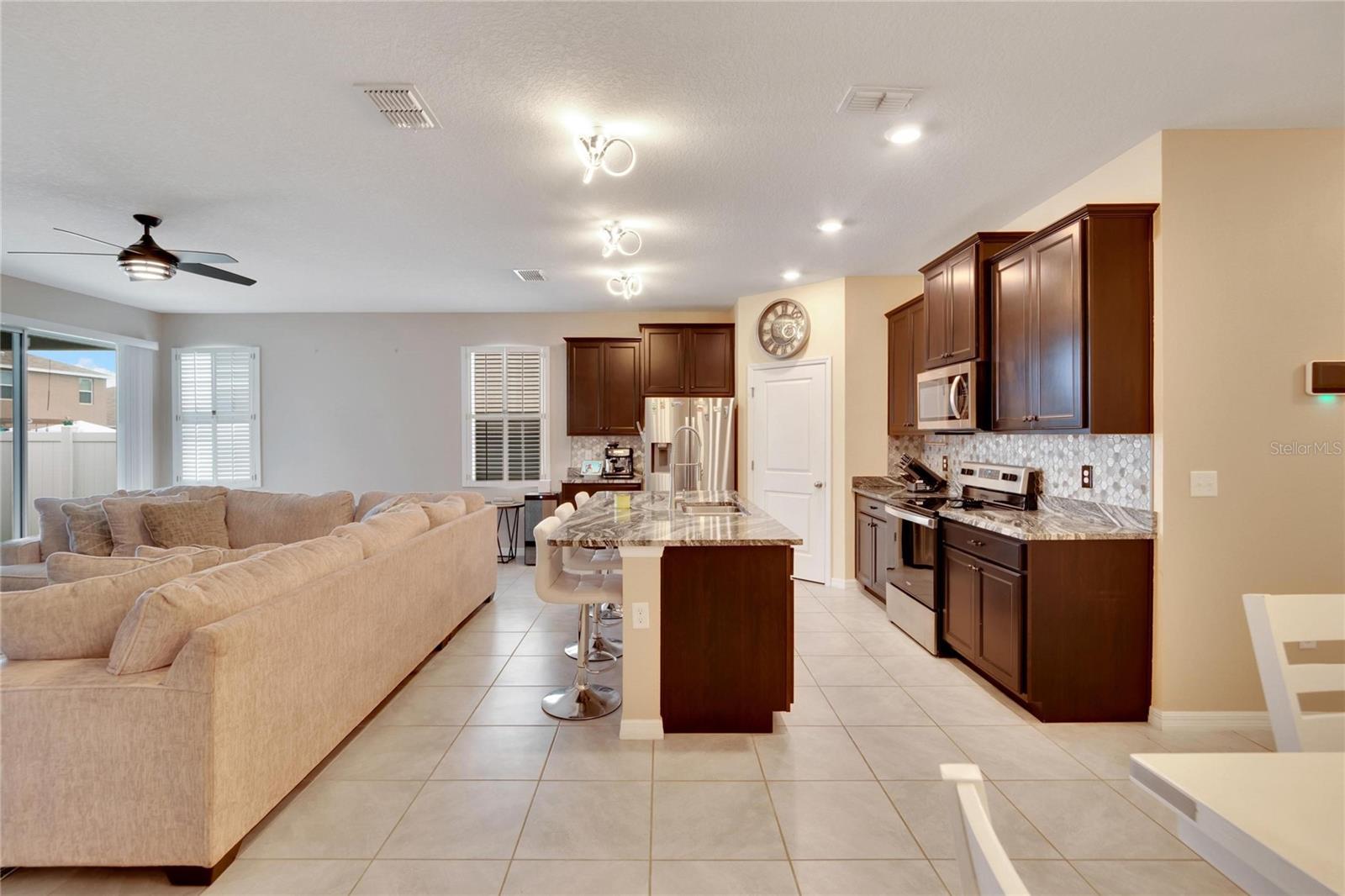 582 8TH ST NW, RUSKIN, FL, 33570