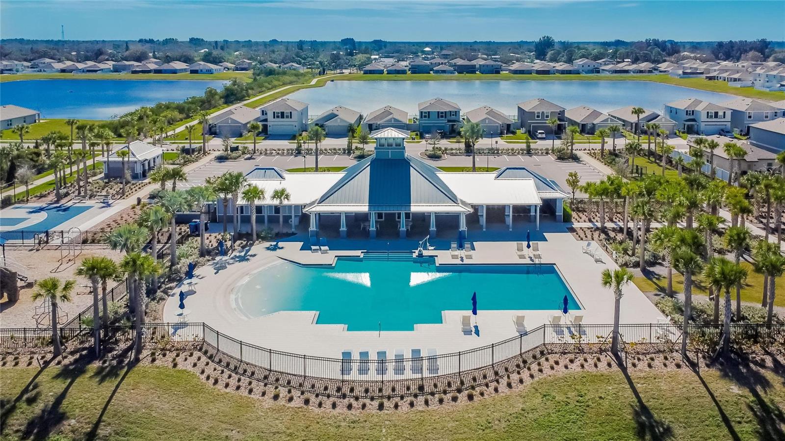582 8TH ST NW, RUSKIN, FL, 33570