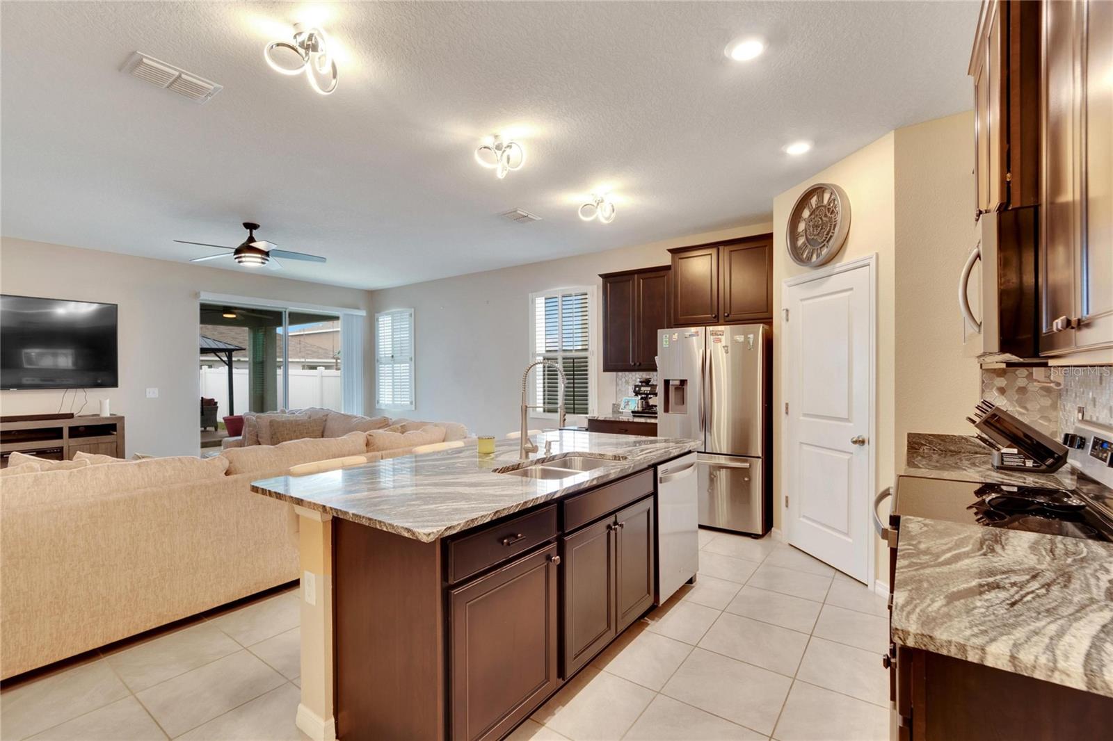 582 8TH ST NW, RUSKIN, FL, 33570