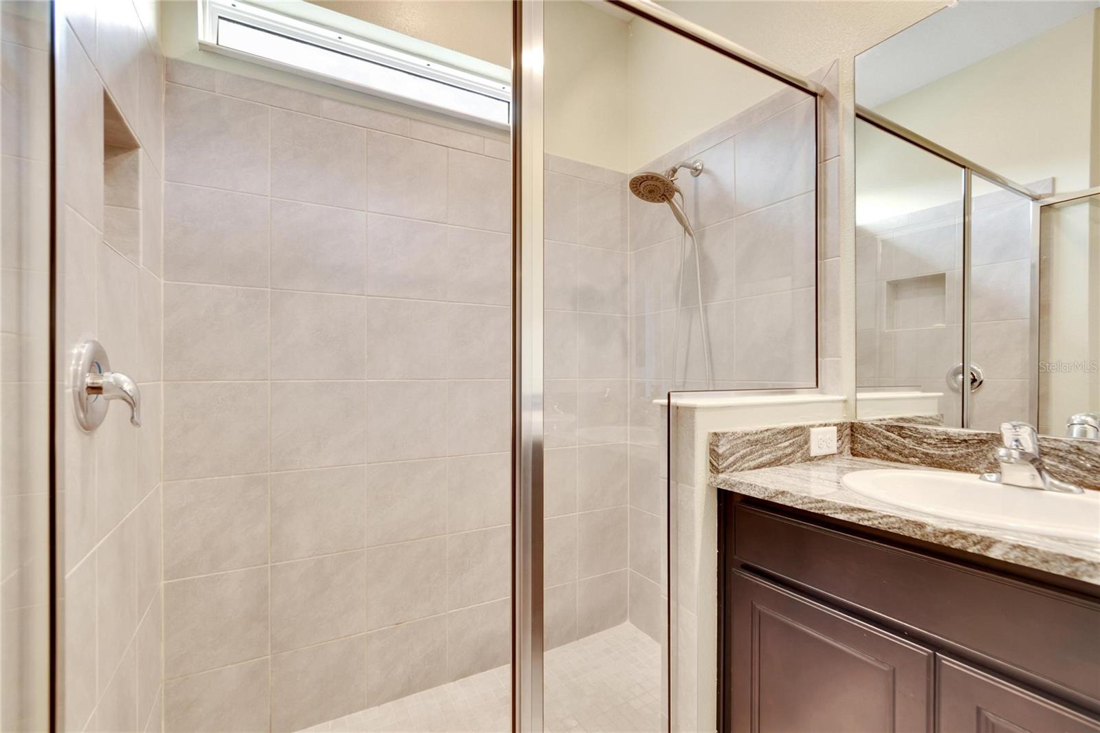 582 8TH ST NW, RUSKIN, FL, 33570