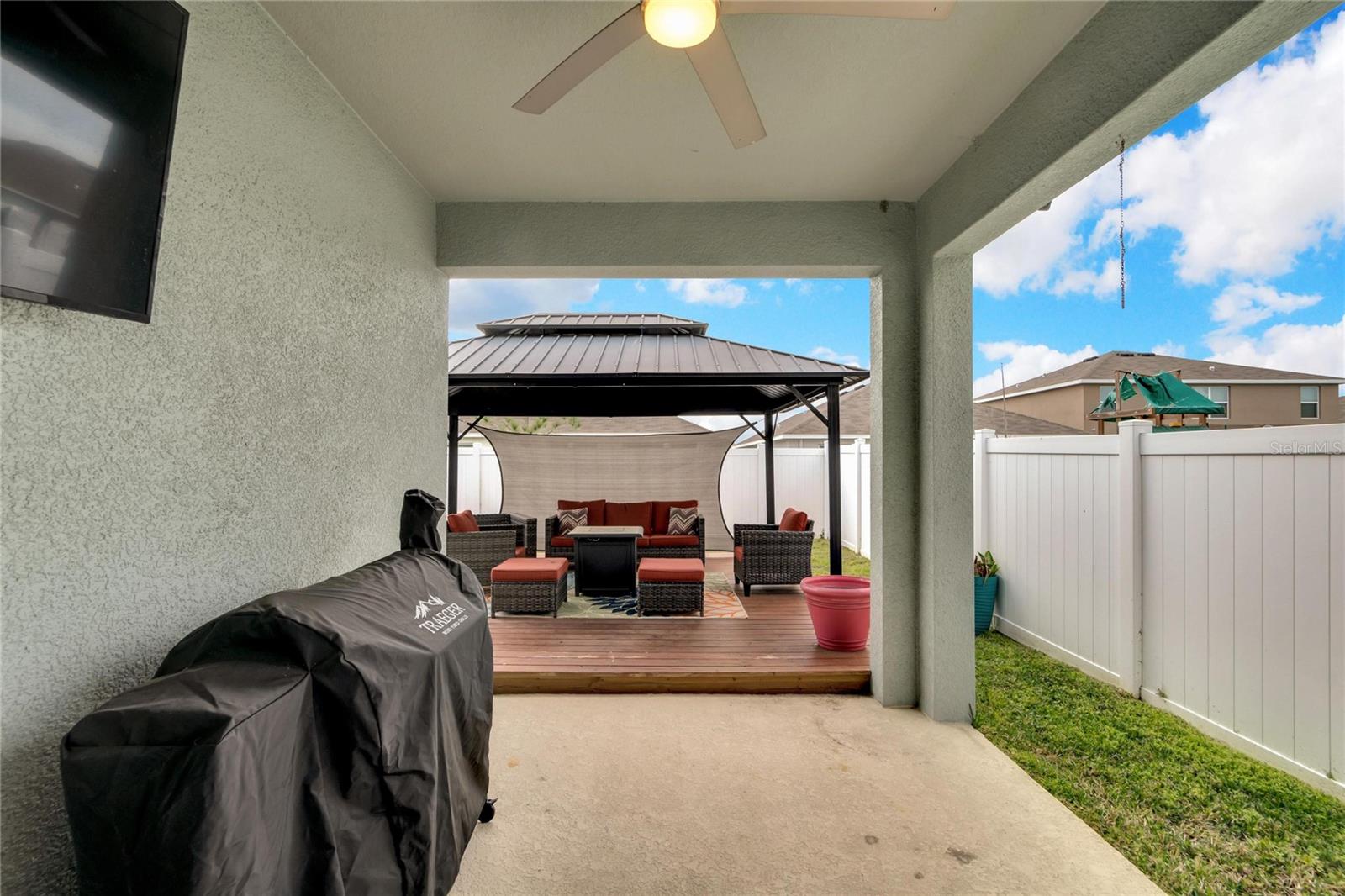 582 8TH ST NW, RUSKIN, FL, 33570