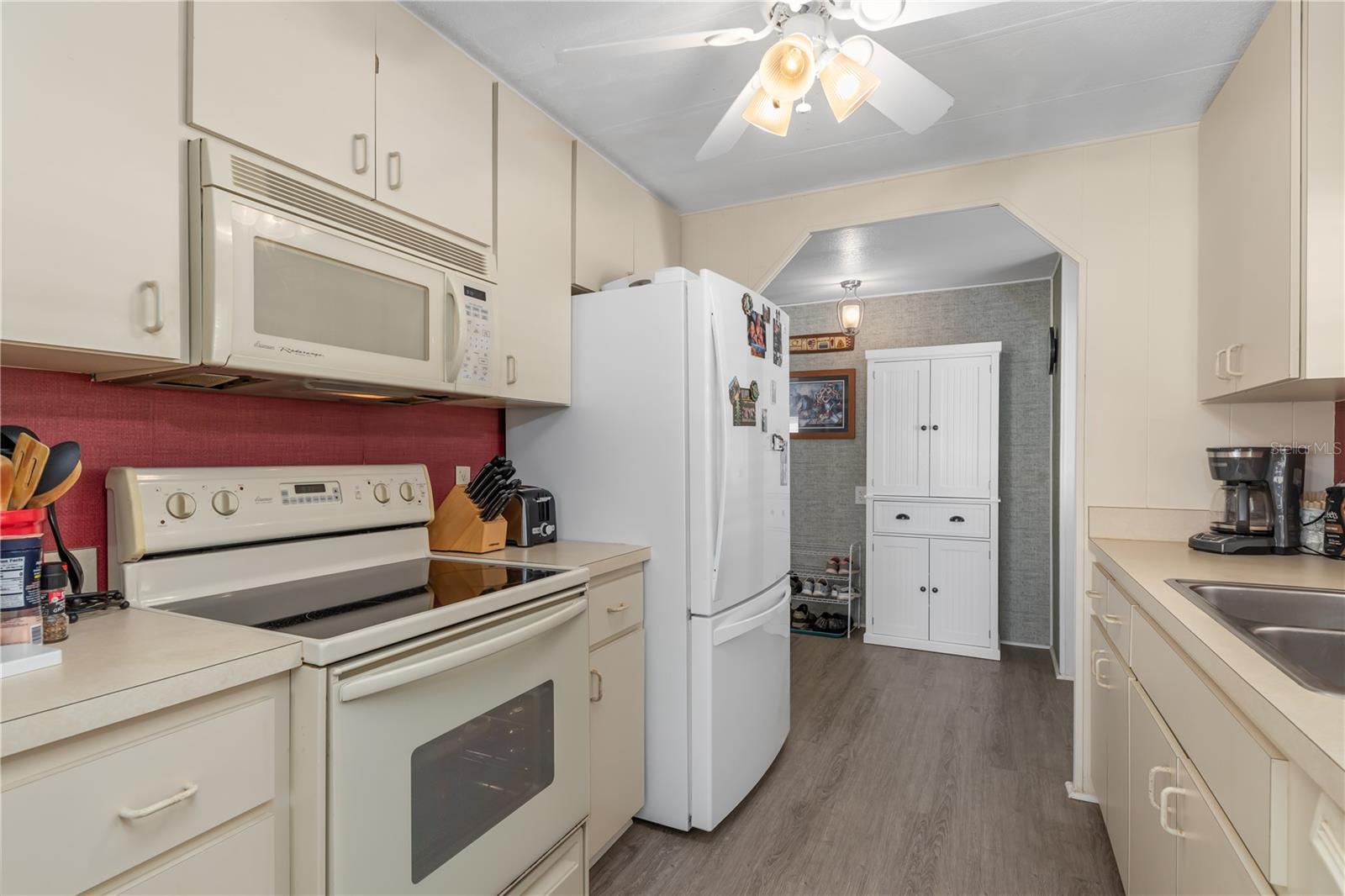511 CRAMPTON LN, NORTH FORT MYERS, FL, 33903