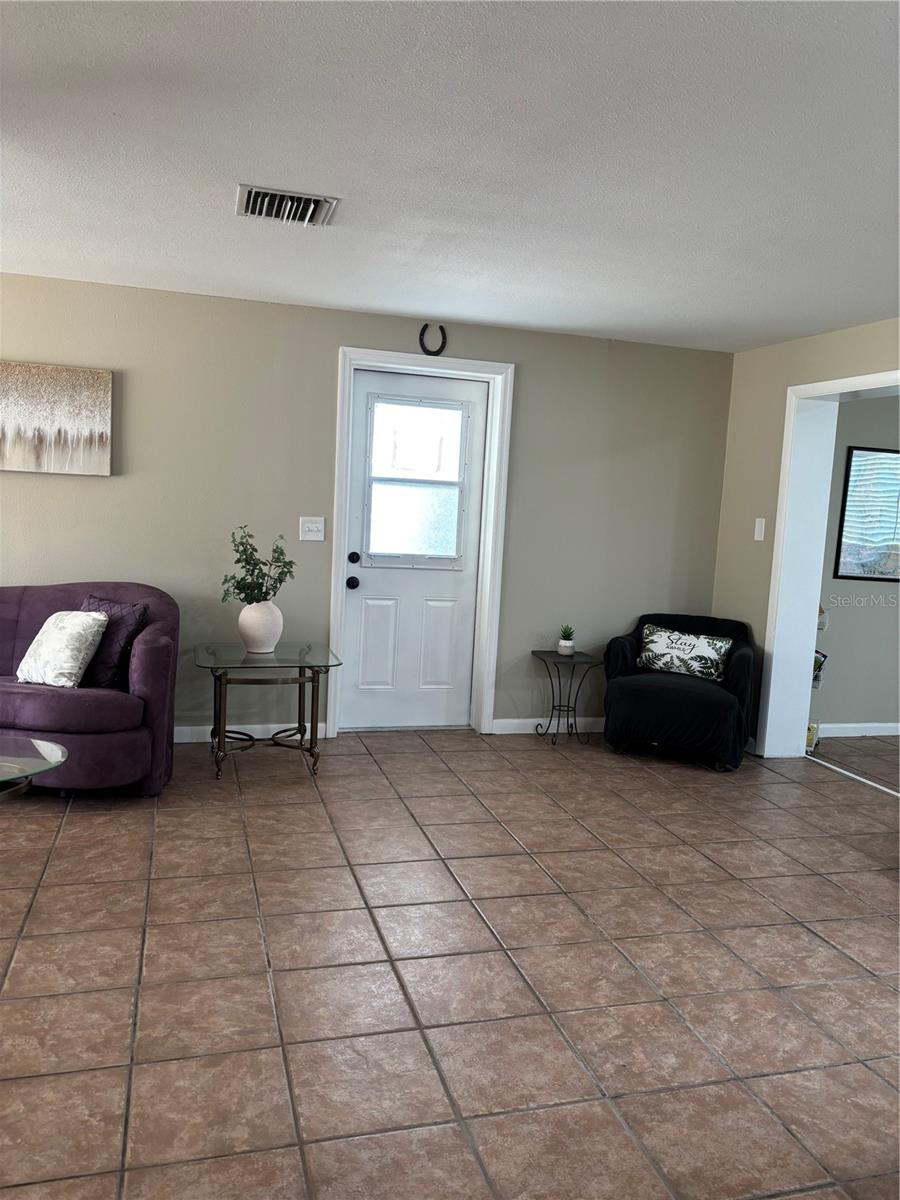 2305 N TAMPANIA AVE, TAMPA, FL, 33607