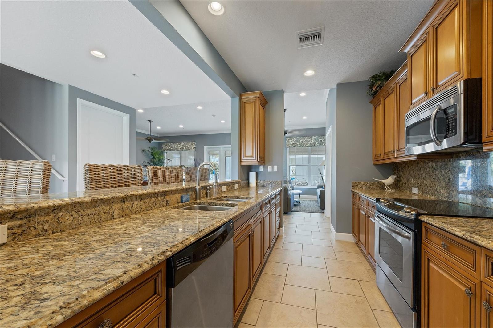 3430 77TH ST W #103, BRADENTON, FL, 34209