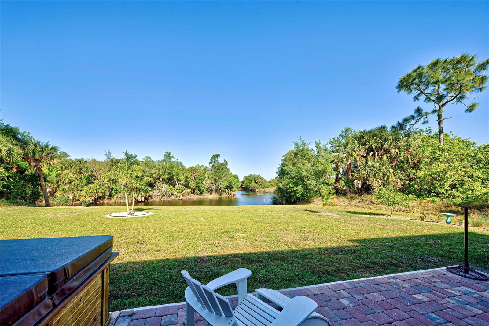 545 PEMBROKE DR, PORT CHARLOTTE, FL, 33954