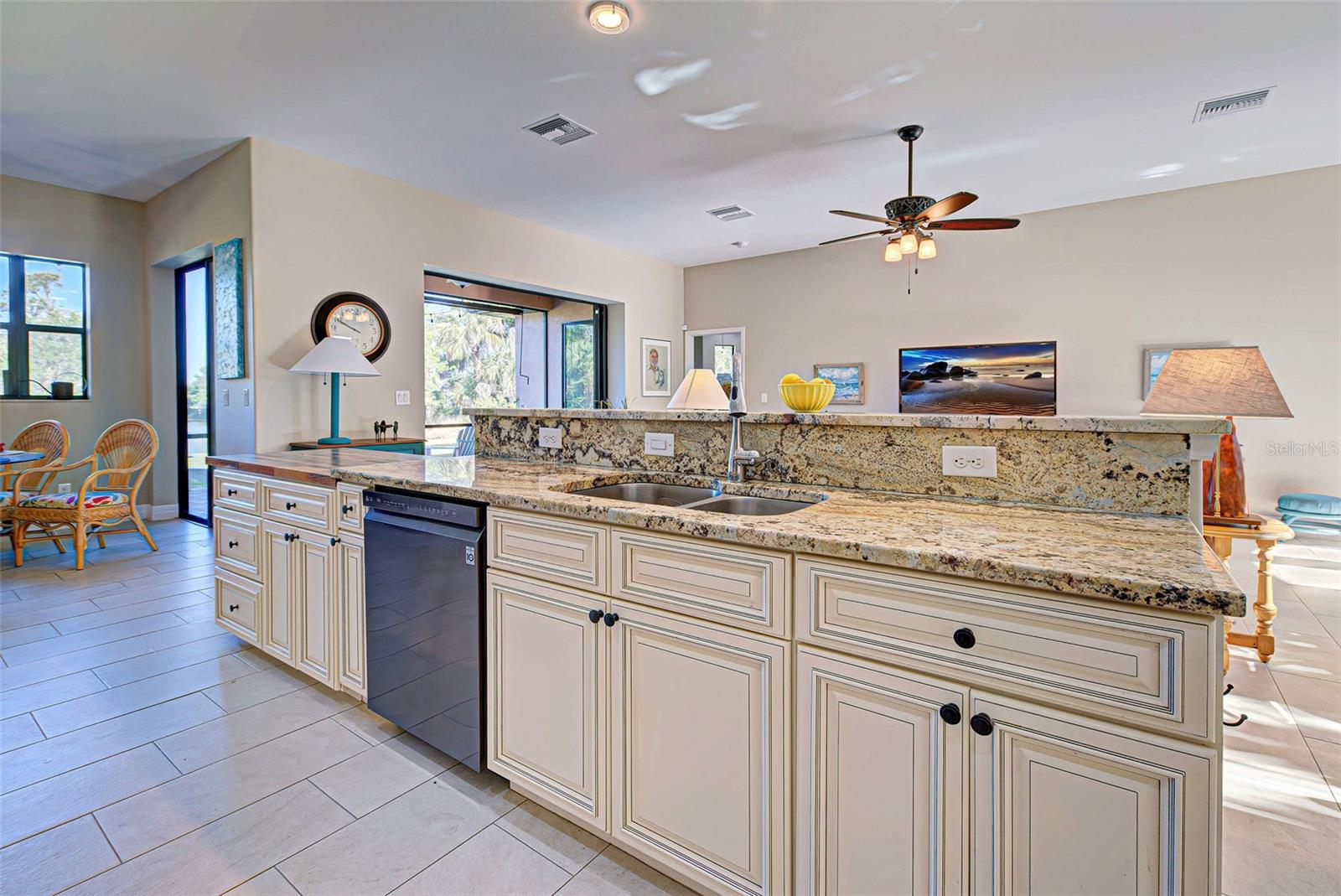 545 PEMBROKE DR, PORT CHARLOTTE, FL, 33954
