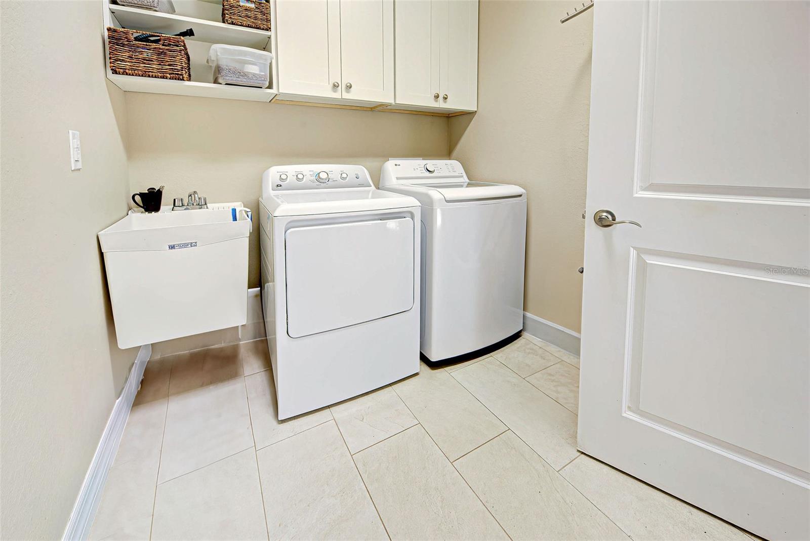 545 PEMBROKE DR, PORT CHARLOTTE, FL, 33954