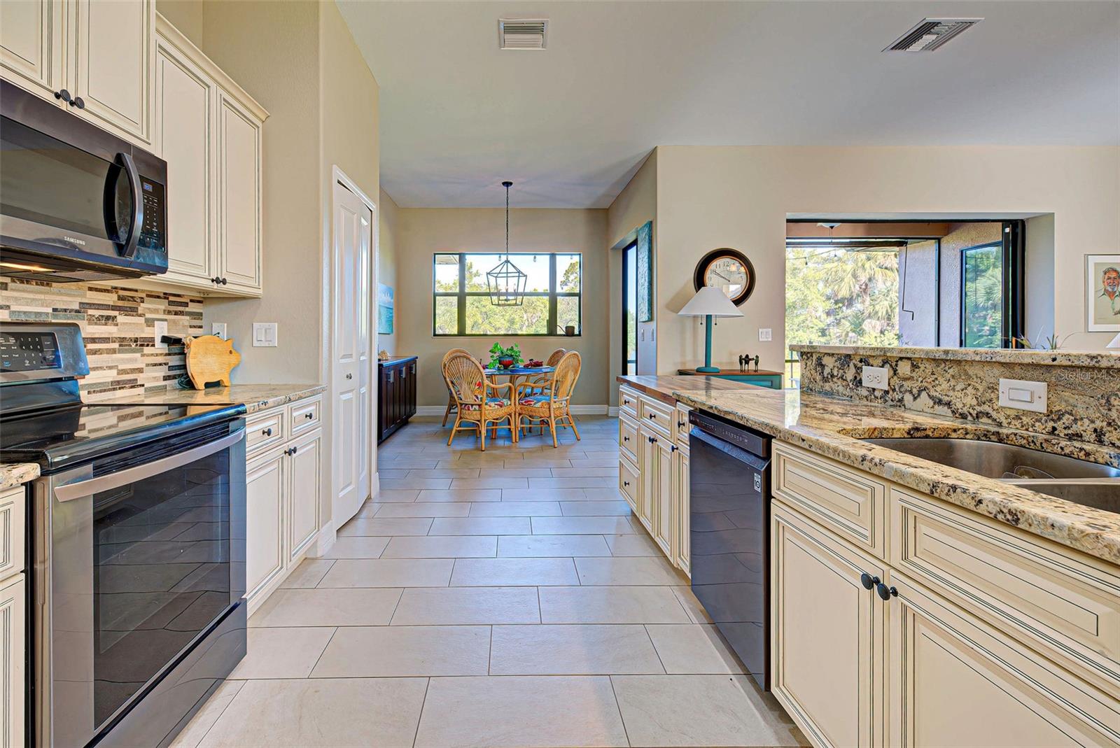 545 PEMBROKE DR, PORT CHARLOTTE, FL, 33954
