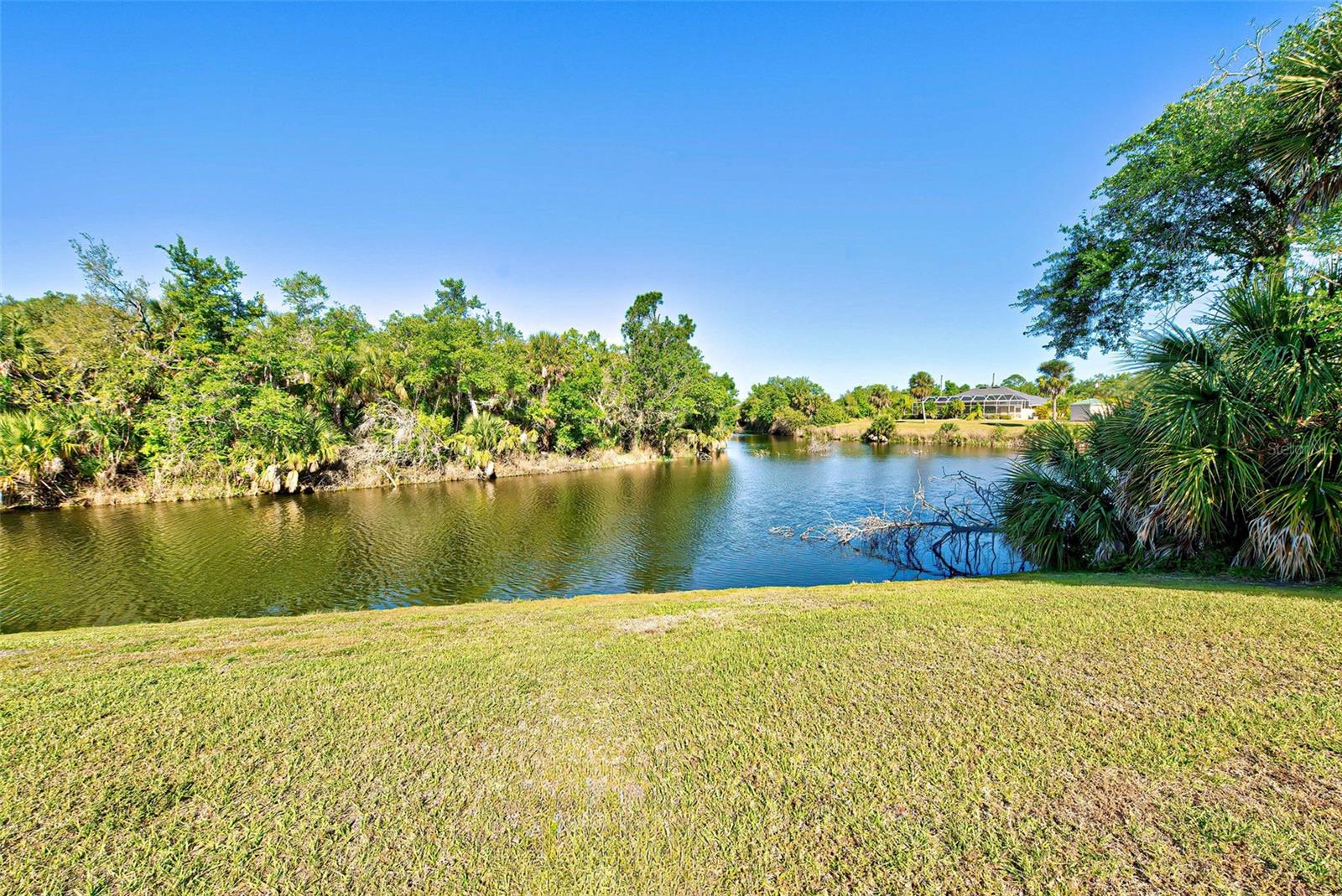 545 PEMBROKE DR, PORT CHARLOTTE, FL, 33954