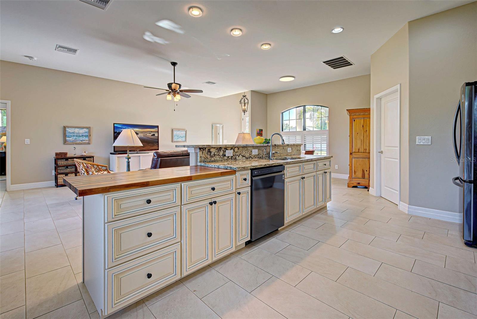 545 PEMBROKE DR, PORT CHARLOTTE, FL, 33954