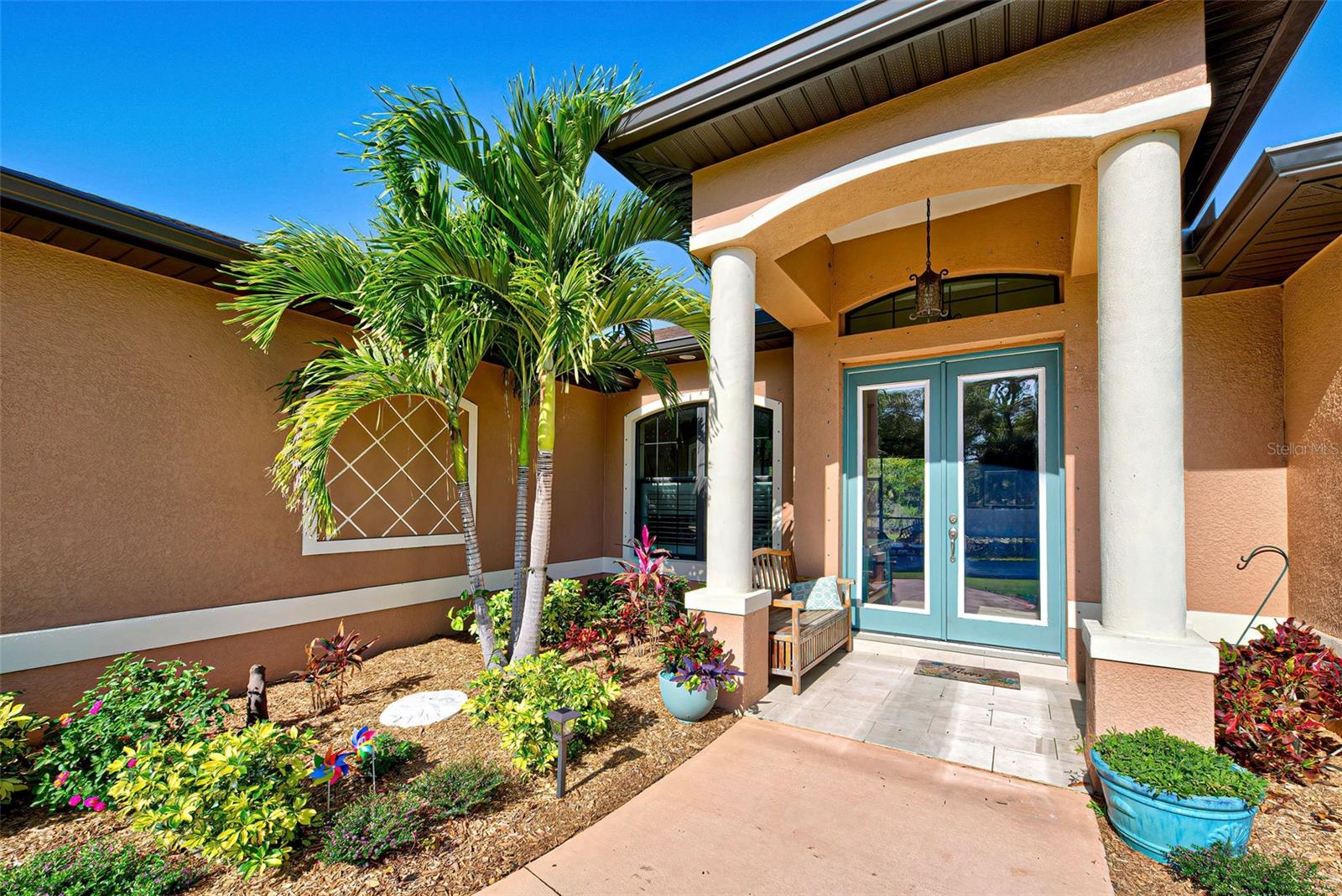 545 PEMBROKE DR, PORT CHARLOTTE, FL, 33954