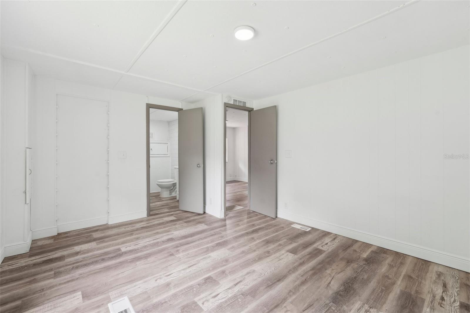 5814 MIDDLESEX DR, TAMPA, FL, 33615