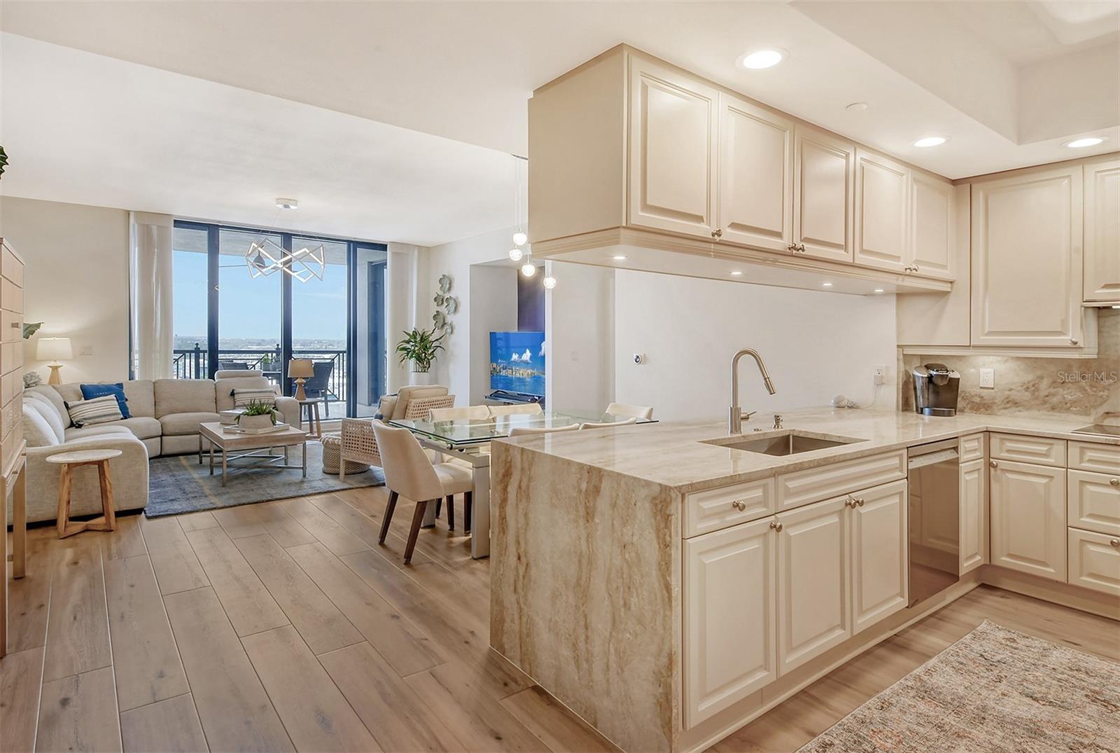 50 CENTRAL AVE #15B, SARASOTA, FL, 34236