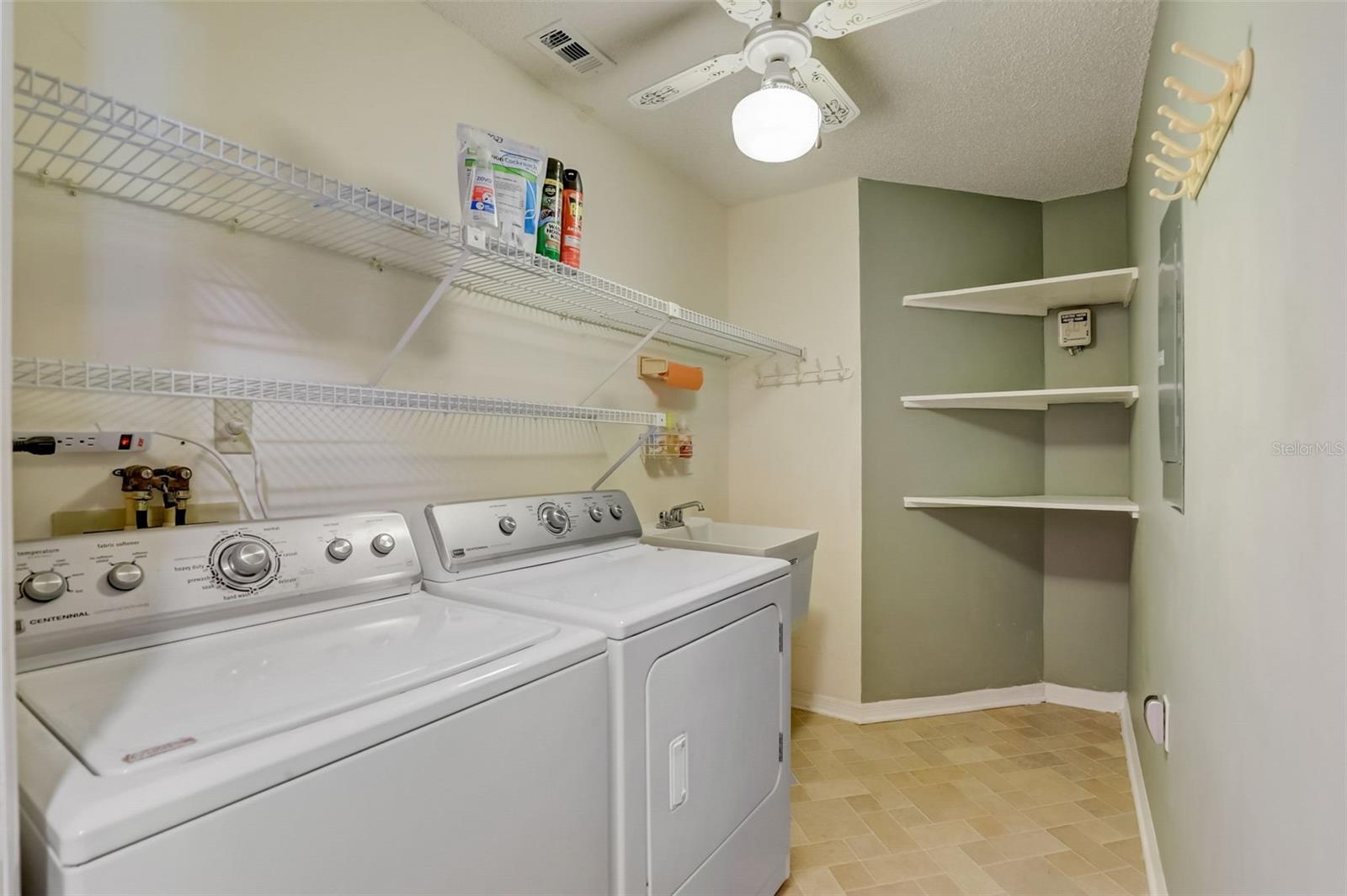 2329 LANCASTER DR, SUN CITY CENTER, FL, 33573