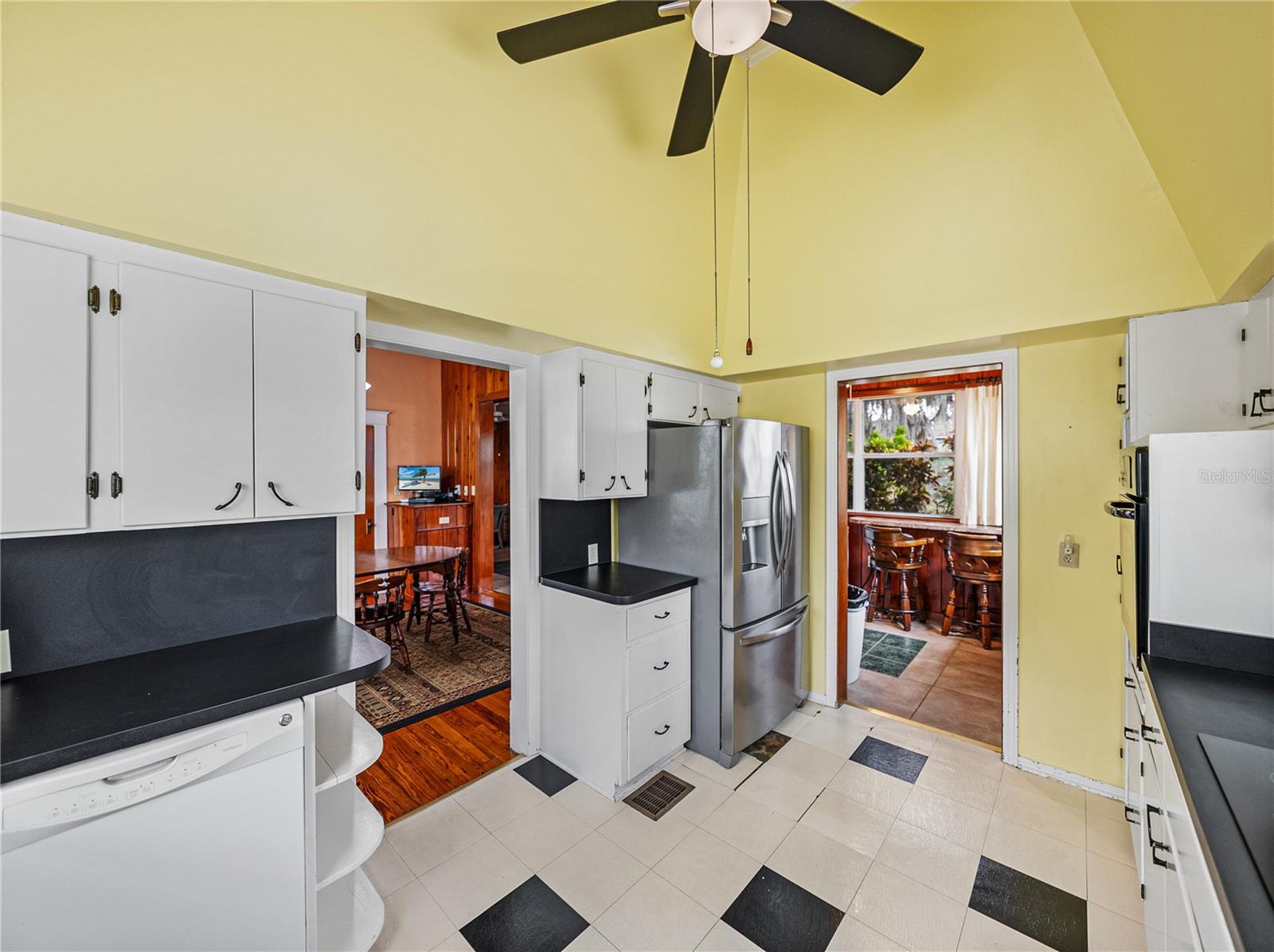 102 S LAKESHORE BLVD, LAKE WALES, FL, 33853