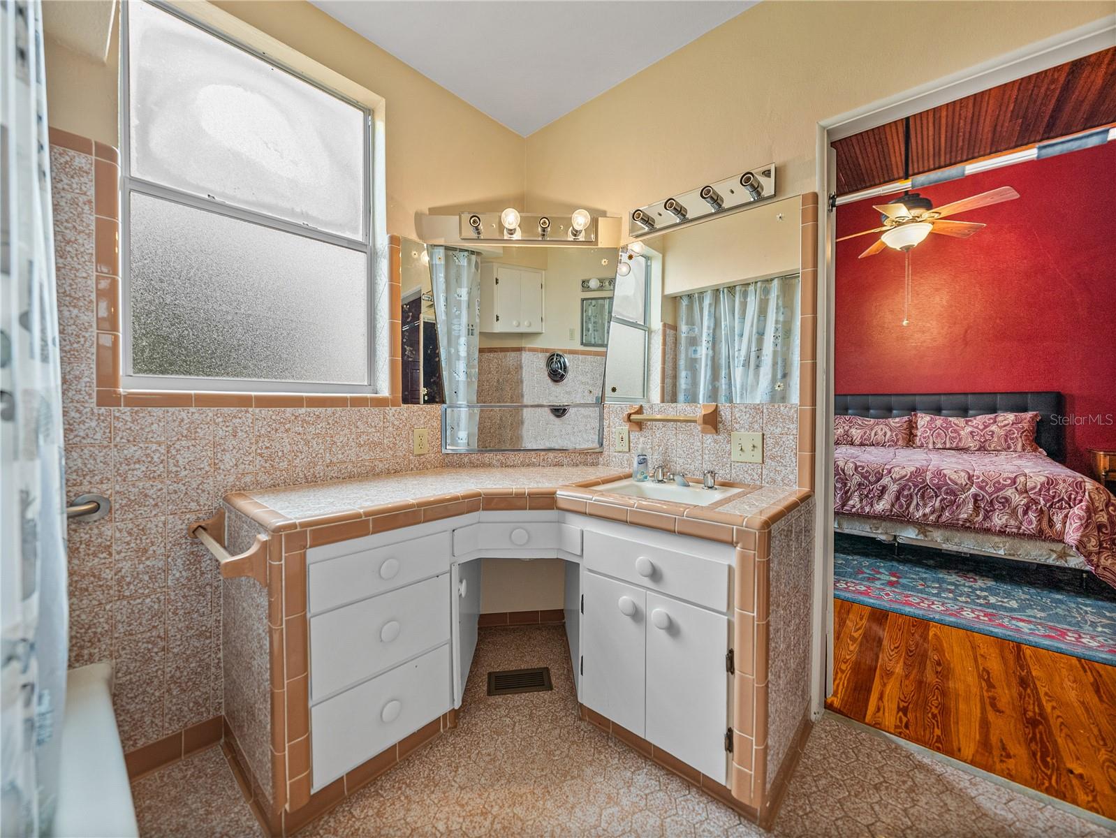102 S LAKESHORE BLVD, LAKE WALES, FL, 33853