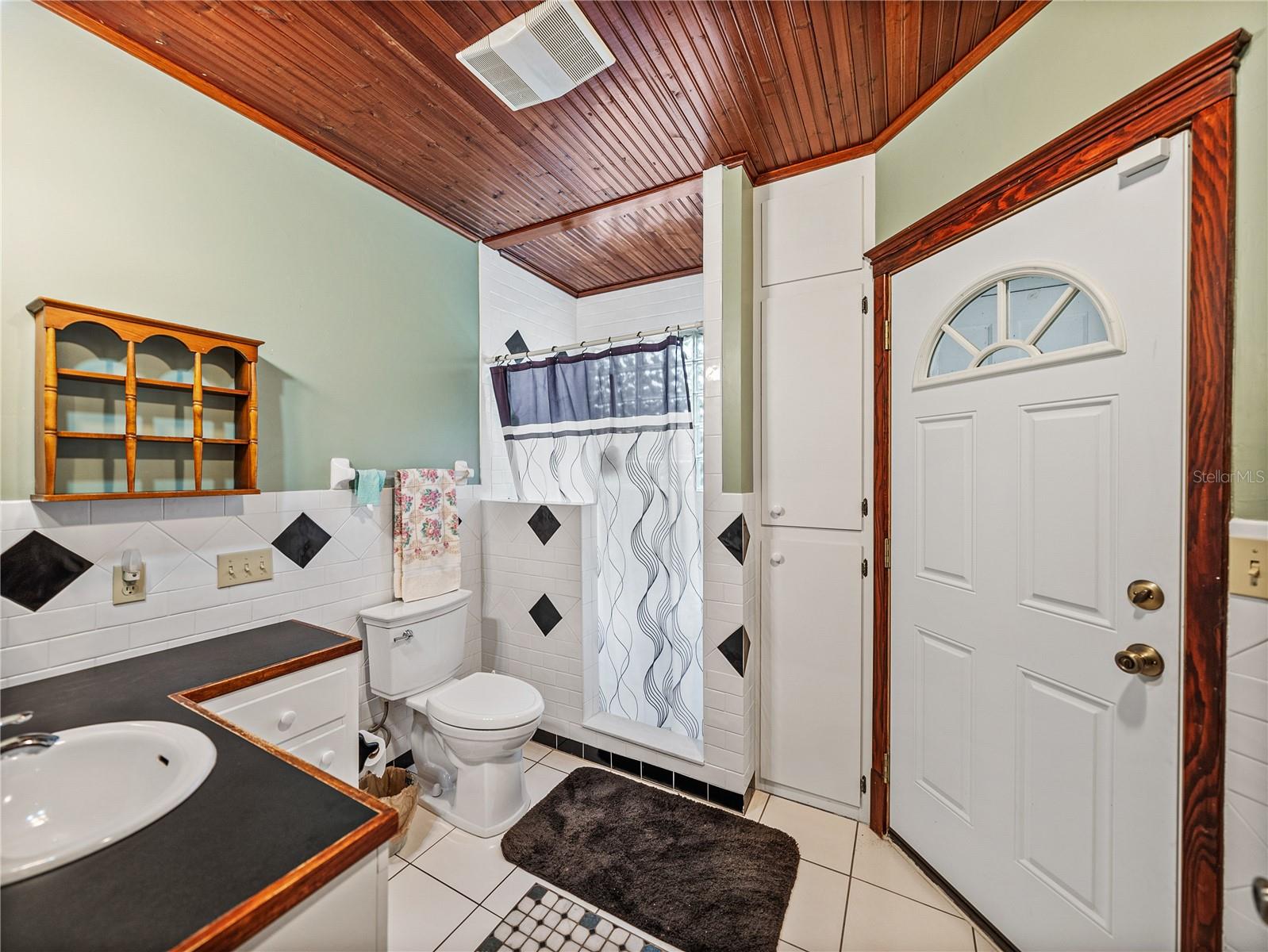 102 S LAKESHORE BLVD, LAKE WALES, FL, 33853
