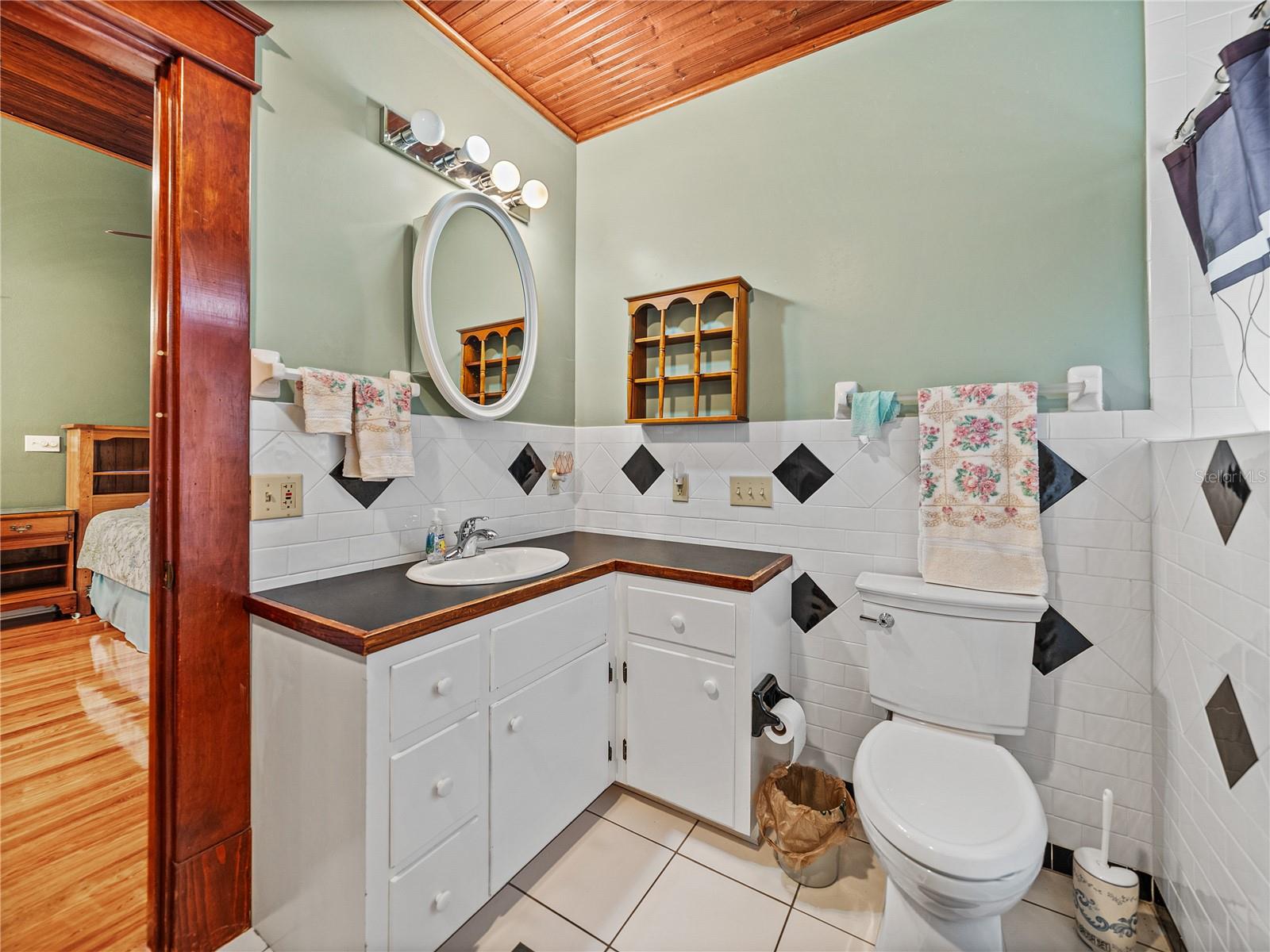102 S LAKESHORE BLVD, LAKE WALES, FL, 33853