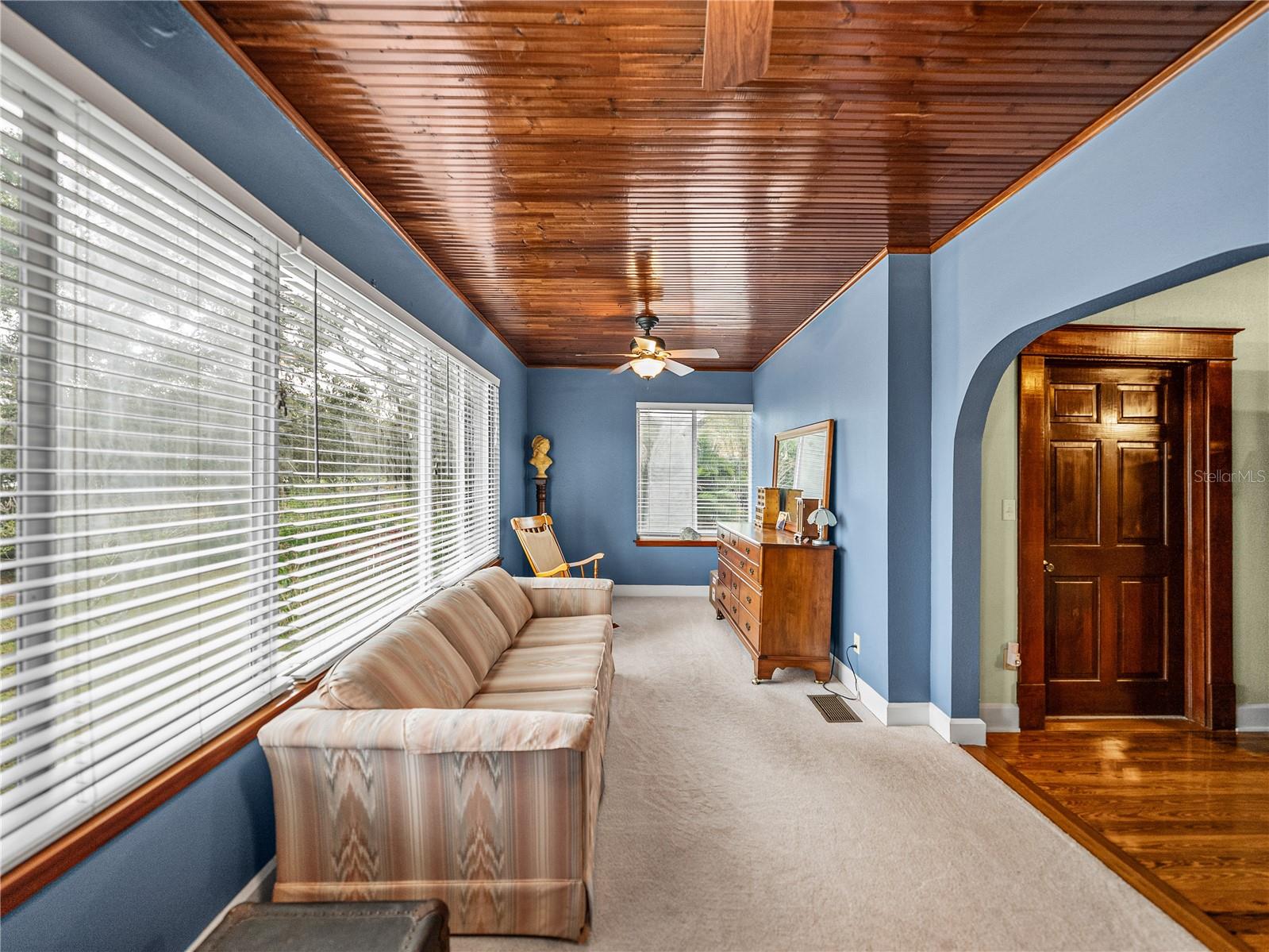 102 S LAKESHORE BLVD, LAKE WALES, FL, 33853