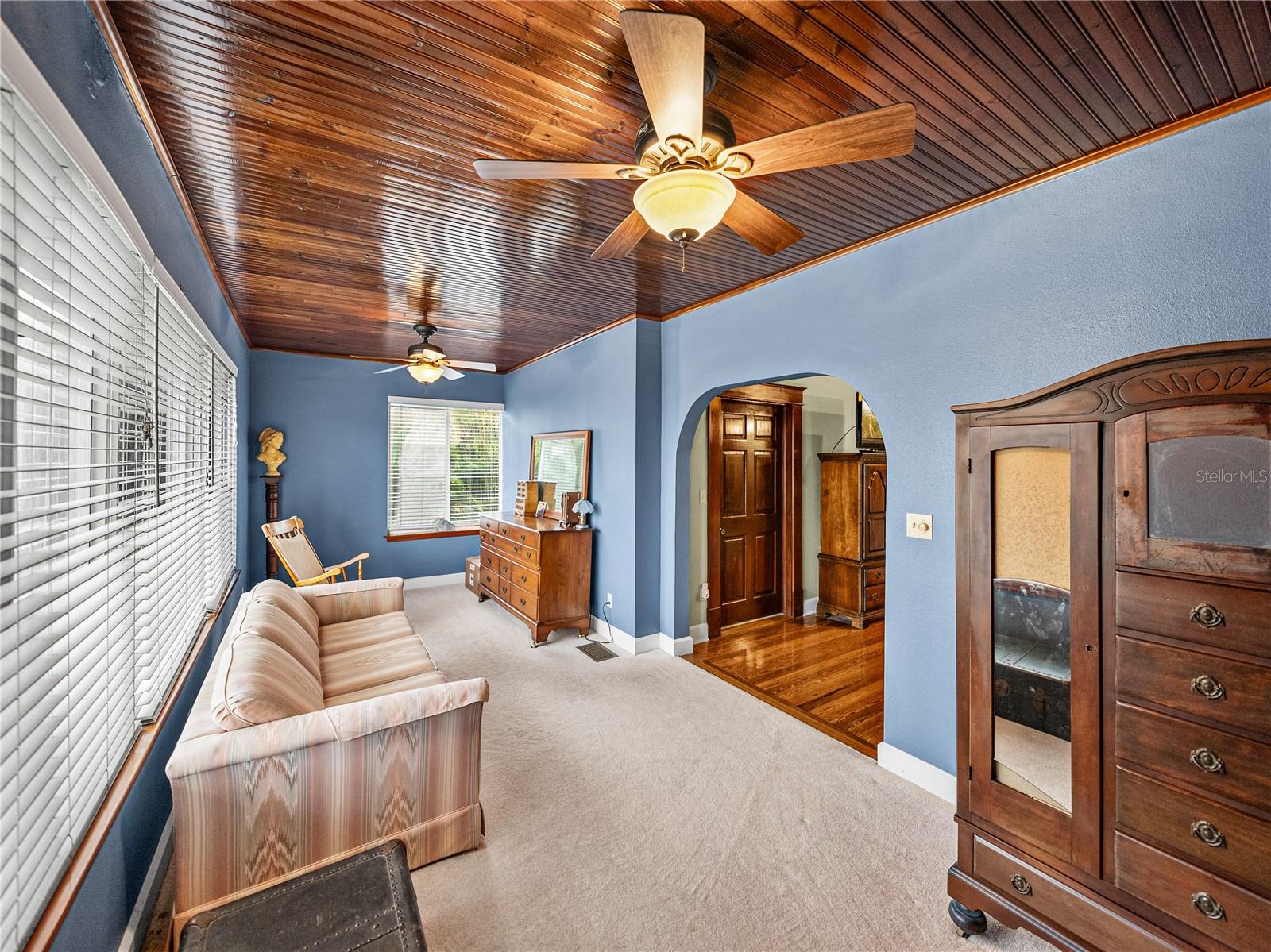 102 S LAKESHORE BLVD, LAKE WALES, FL, 33853