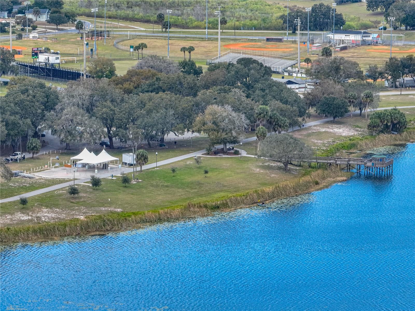 102 S LAKESHORE BLVD, LAKE WALES, FL, 33853