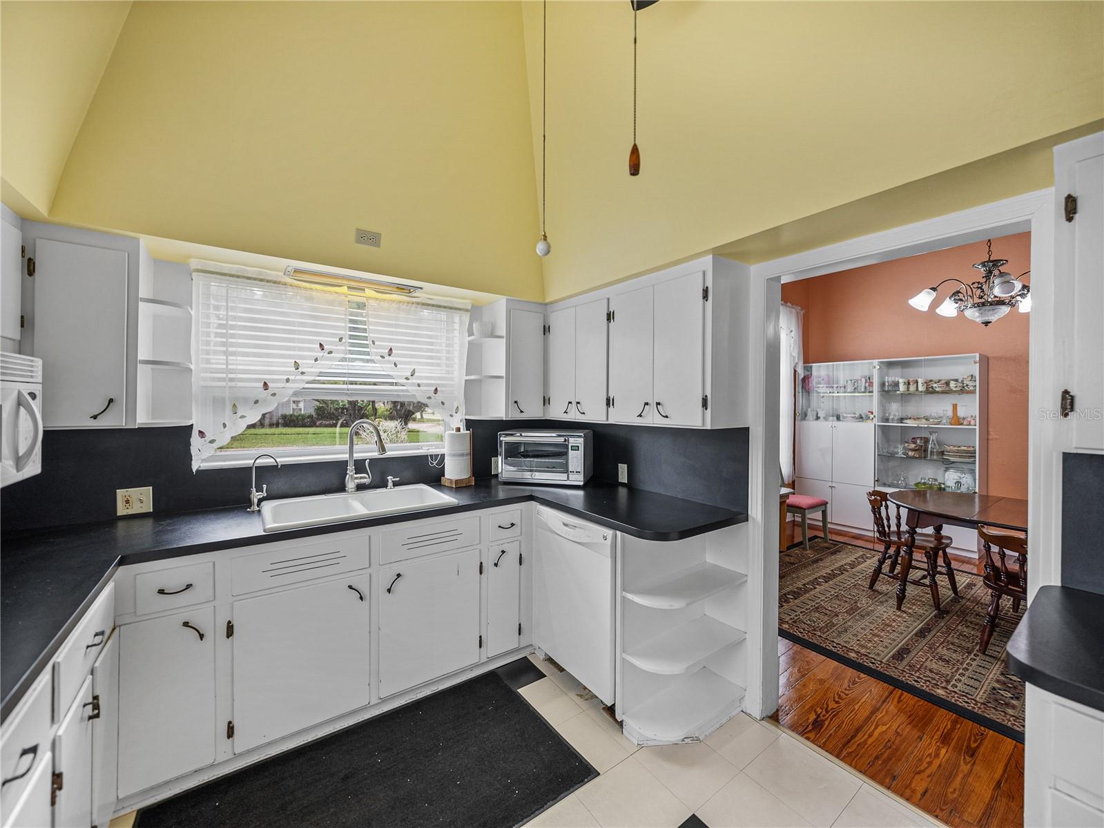 102 S LAKESHORE BLVD, LAKE WALES, FL, 33853