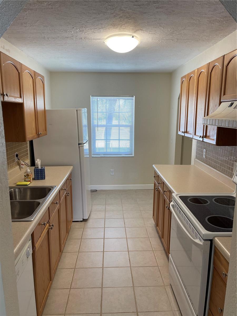 8693 BARDMOOR BLVD #207B, SEMINOLE, FL, 33777
