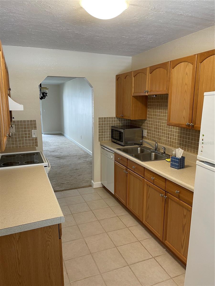 8693 BARDMOOR BLVD #207B, SEMINOLE, FL, 33777