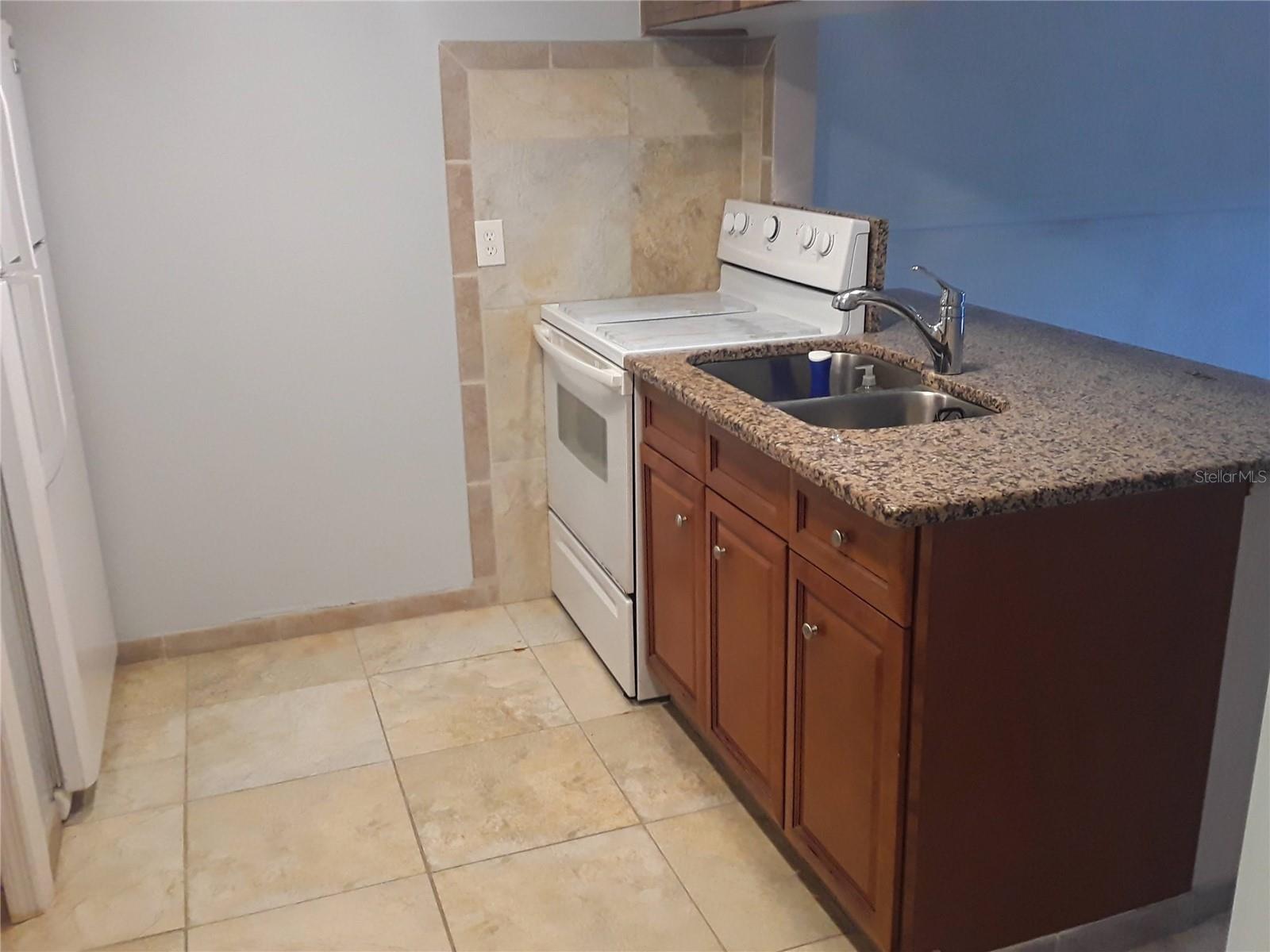8304 BARDMOOR BLVD #17 (104), SEMINOLE, FL, 33777