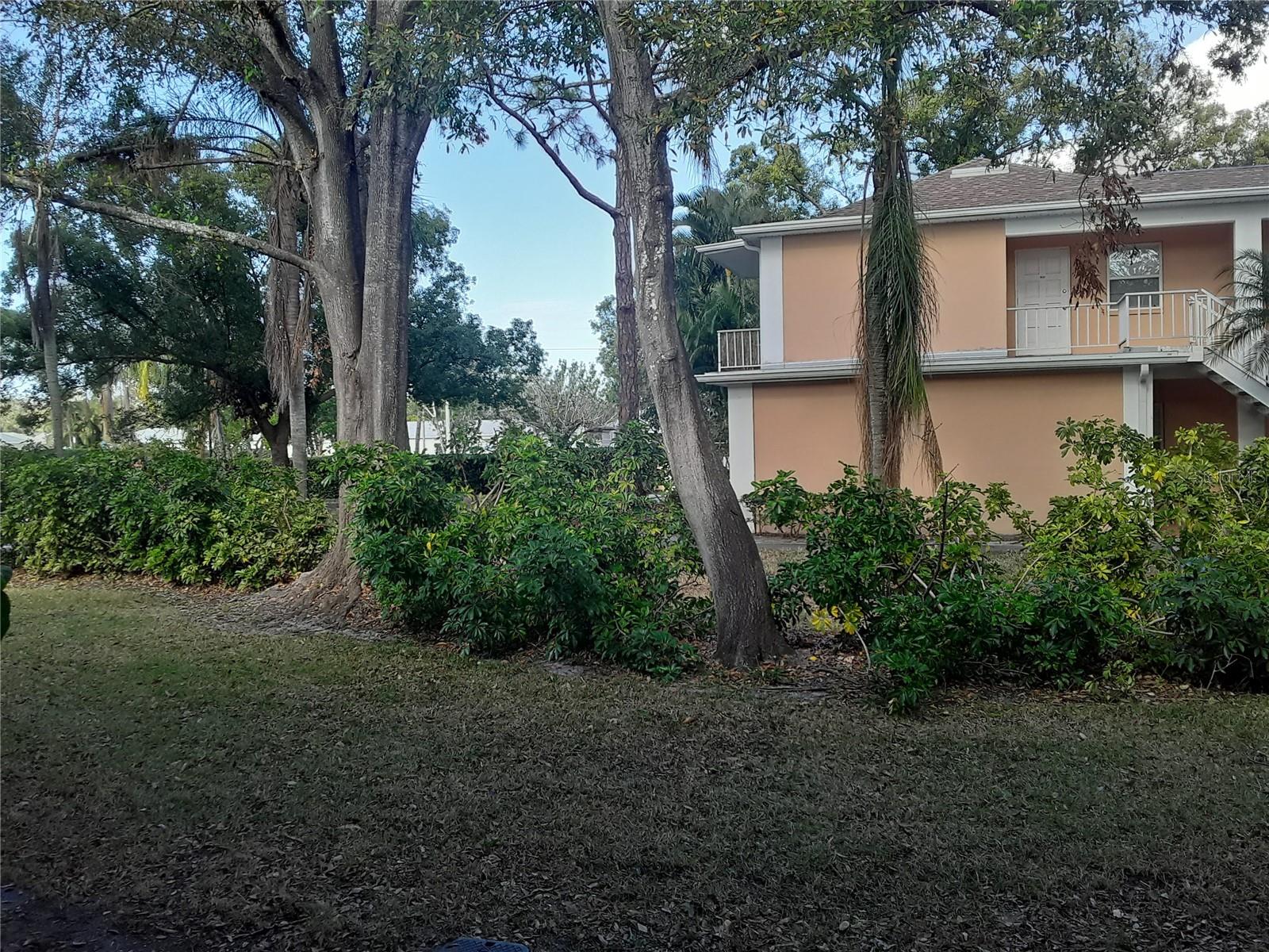 8304 BARDMOOR BLVD #17 (104), SEMINOLE, FL, 33777