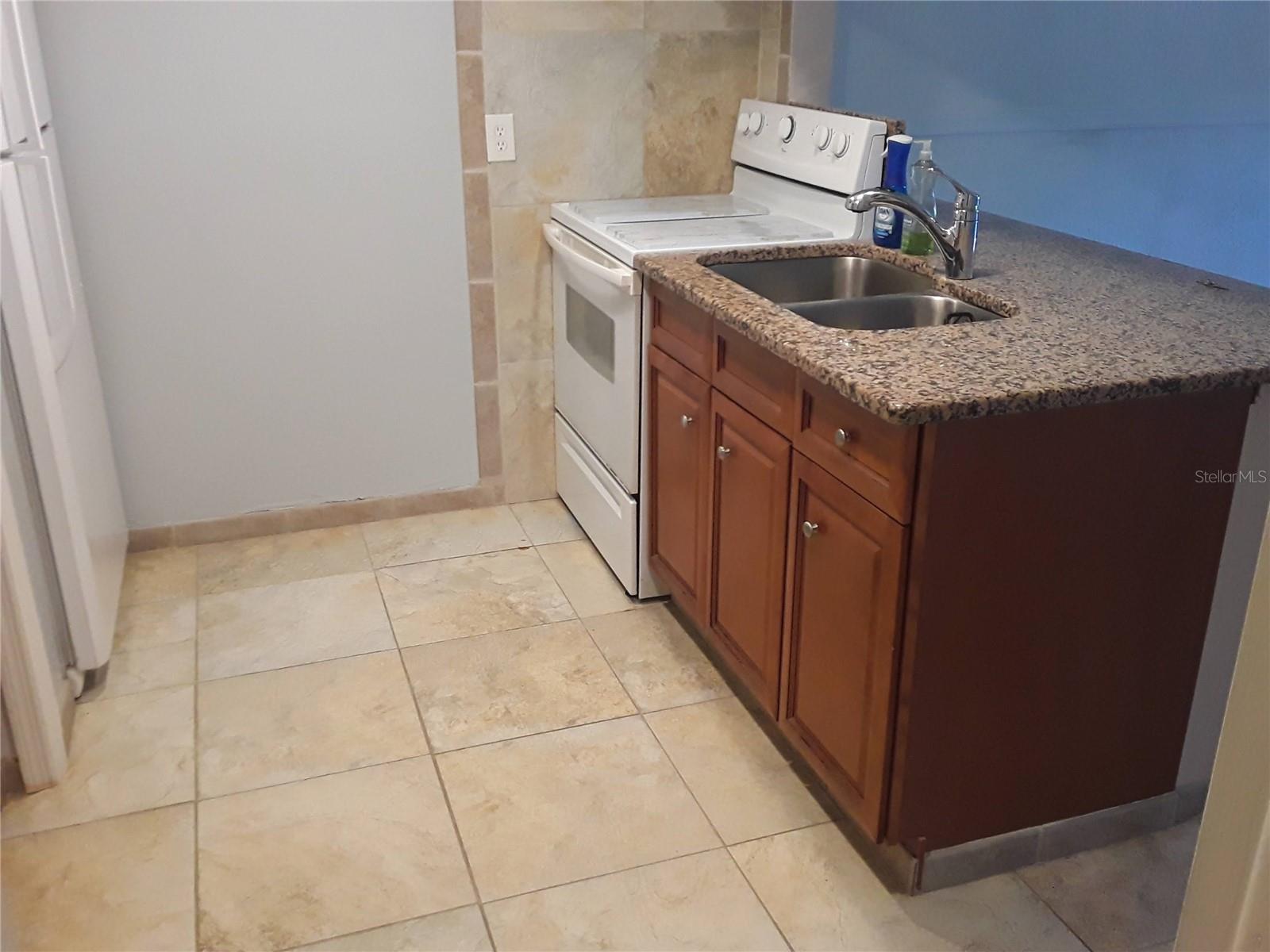 8304 BARDMOOR BLVD #17 (104), SEMINOLE, FL, 33777
