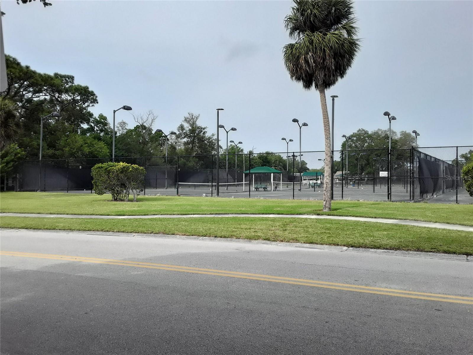 8304 BARDMOOR BLVD #17 (104), SEMINOLE, FL, 33777