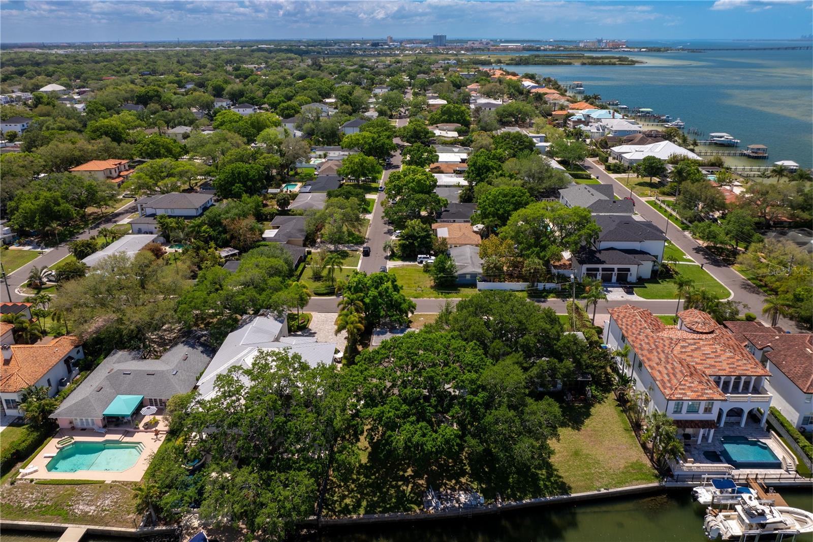 5009 W SPRING LAKE DR, TAMPA, FL, 33629