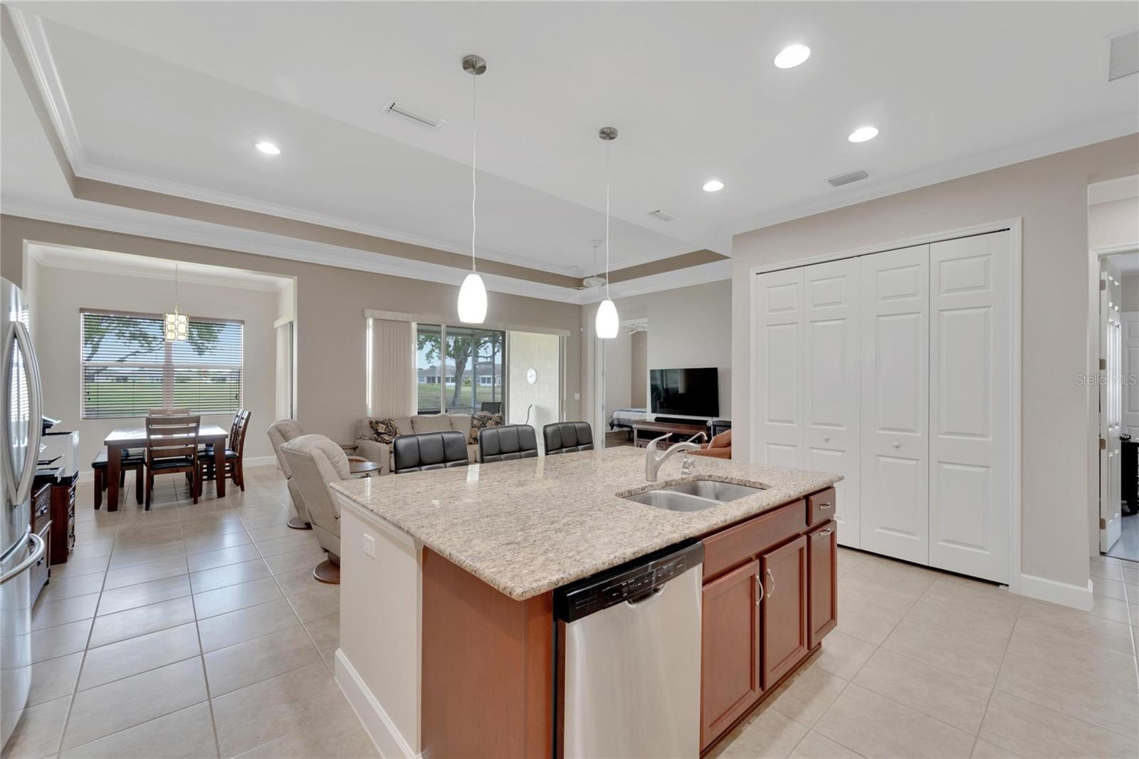 2121 SIFIELD GREENS WAY #64, SUN CITY CENTER, FL, 33573